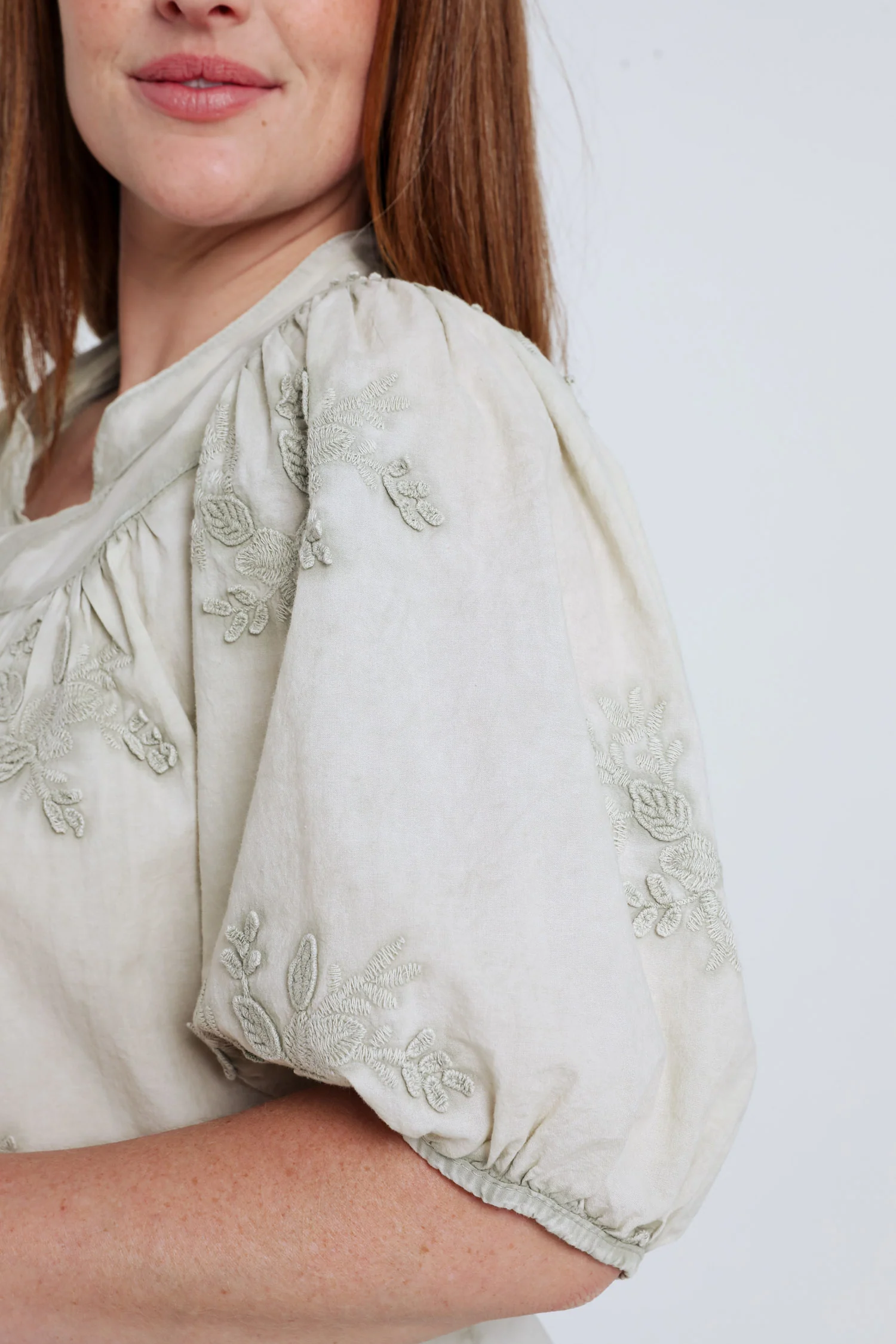 Blouse en coton avec fleurs brodées - Image 6