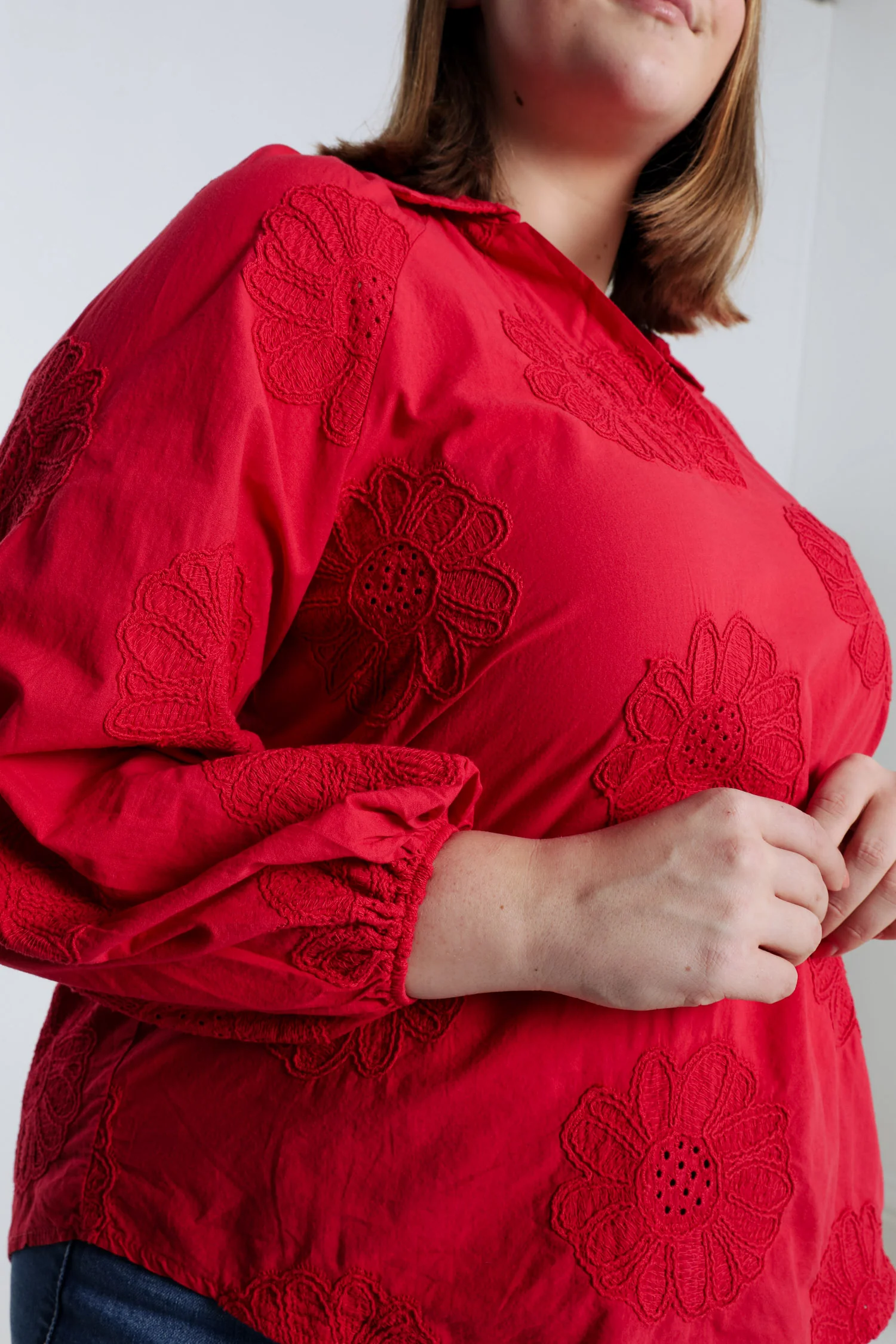 Blouse en coton unie avec fleurs brodées - Image 26