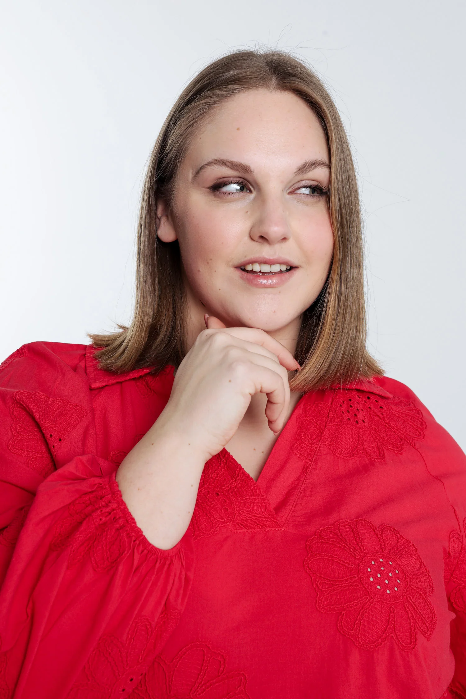 Blouse en coton unie avec fleurs brodées - Image 28
