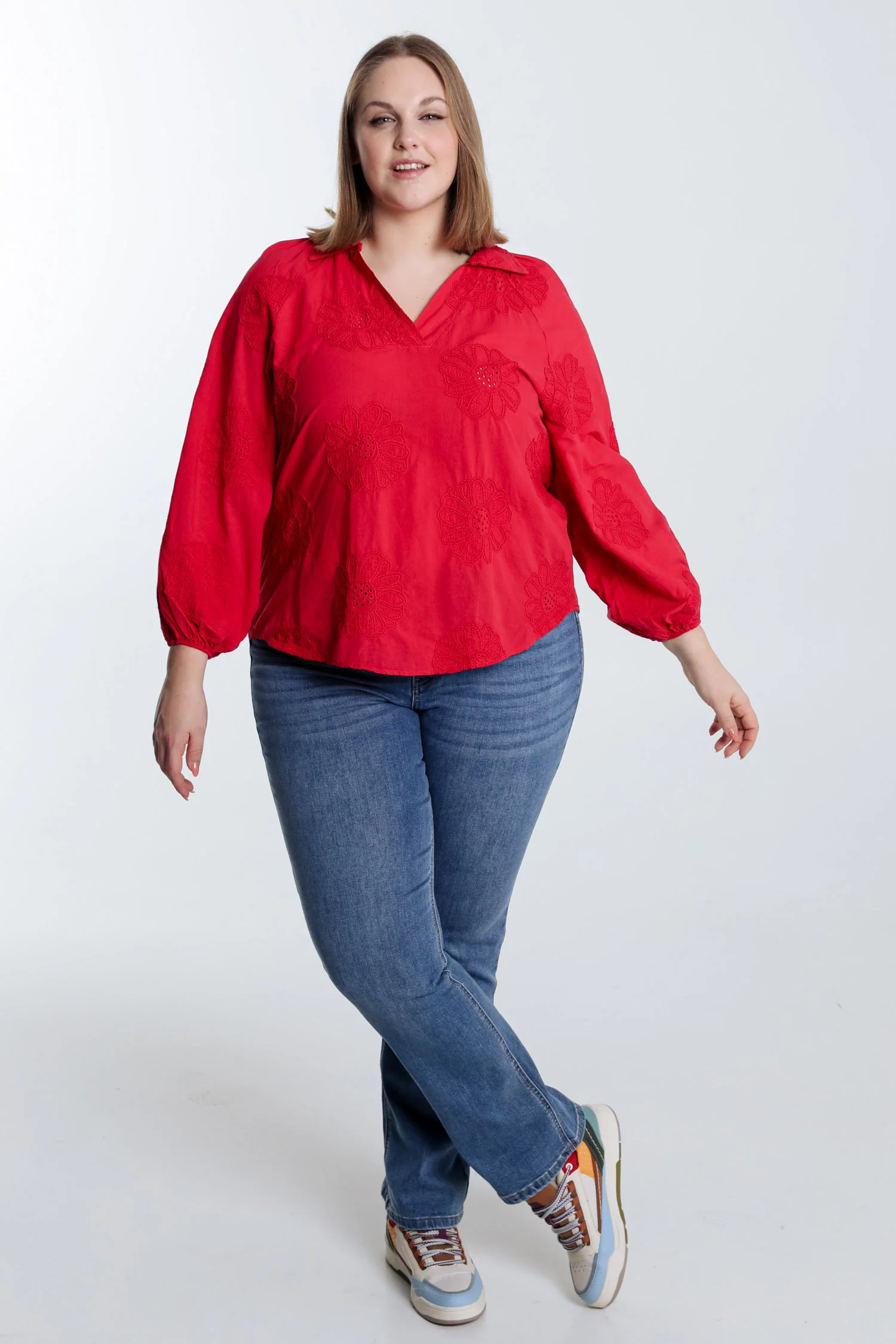 Blouse en coton unie avec fleurs brodées - Image 30