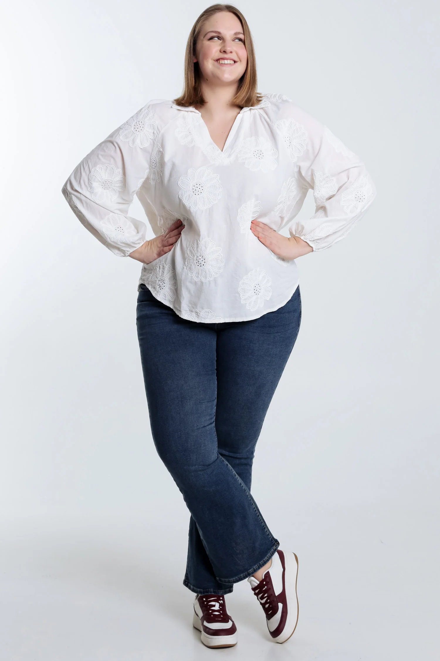 Blouse en coton unie avec fleurs brodées - Image 7