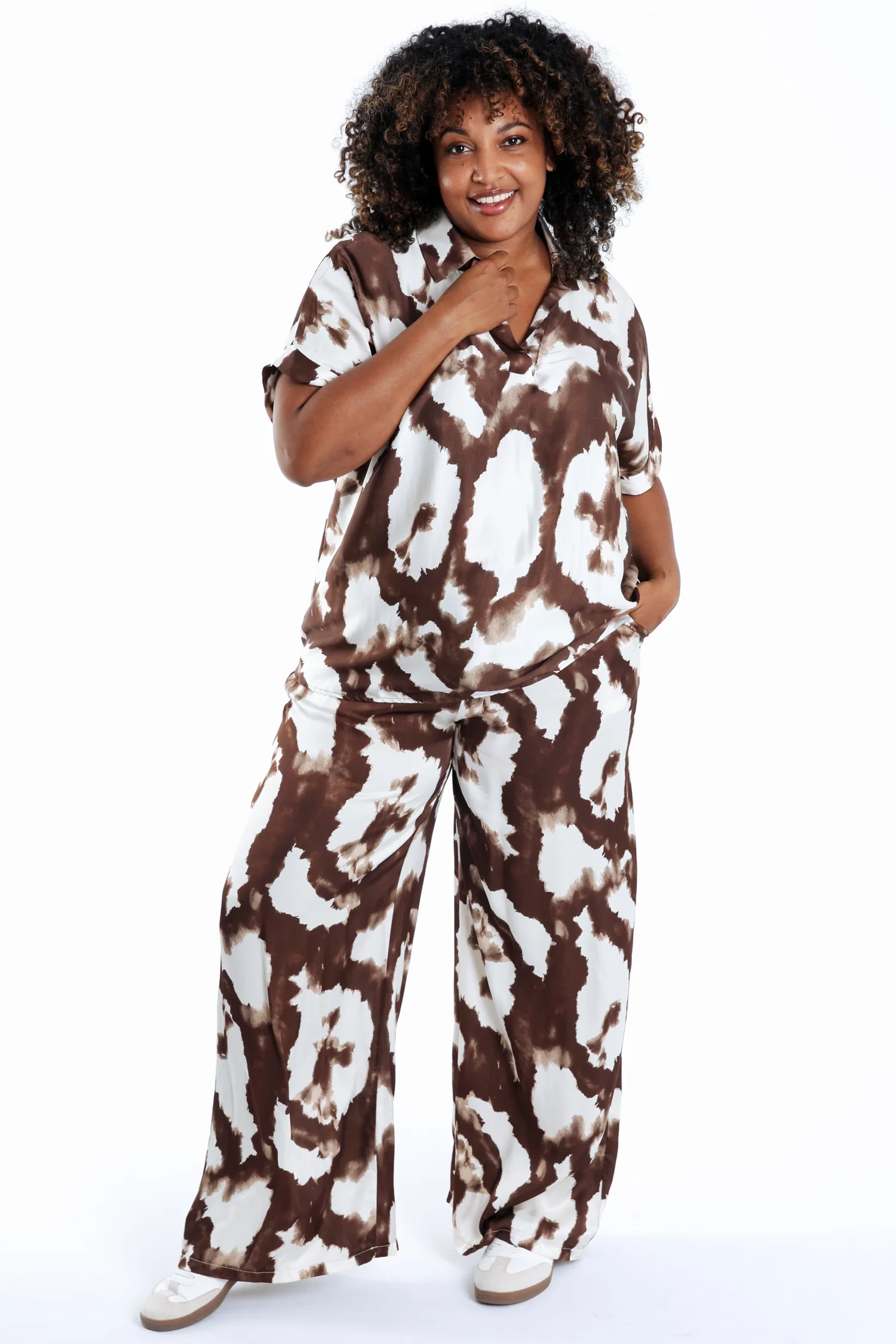 Blouse en viscose effet satin imprimé animal - Image 8