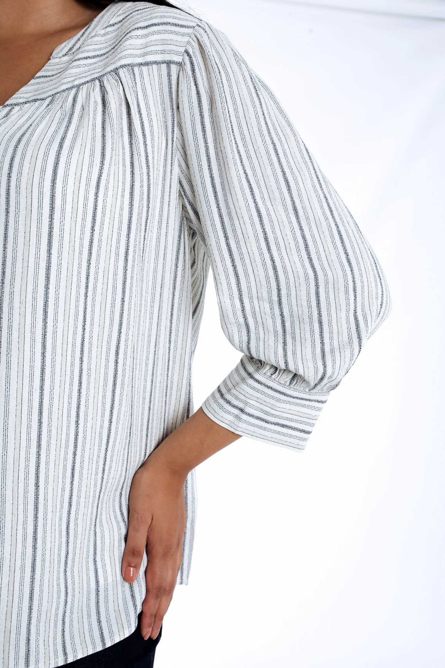 Blouse en viscose et lin rayée - Image 4