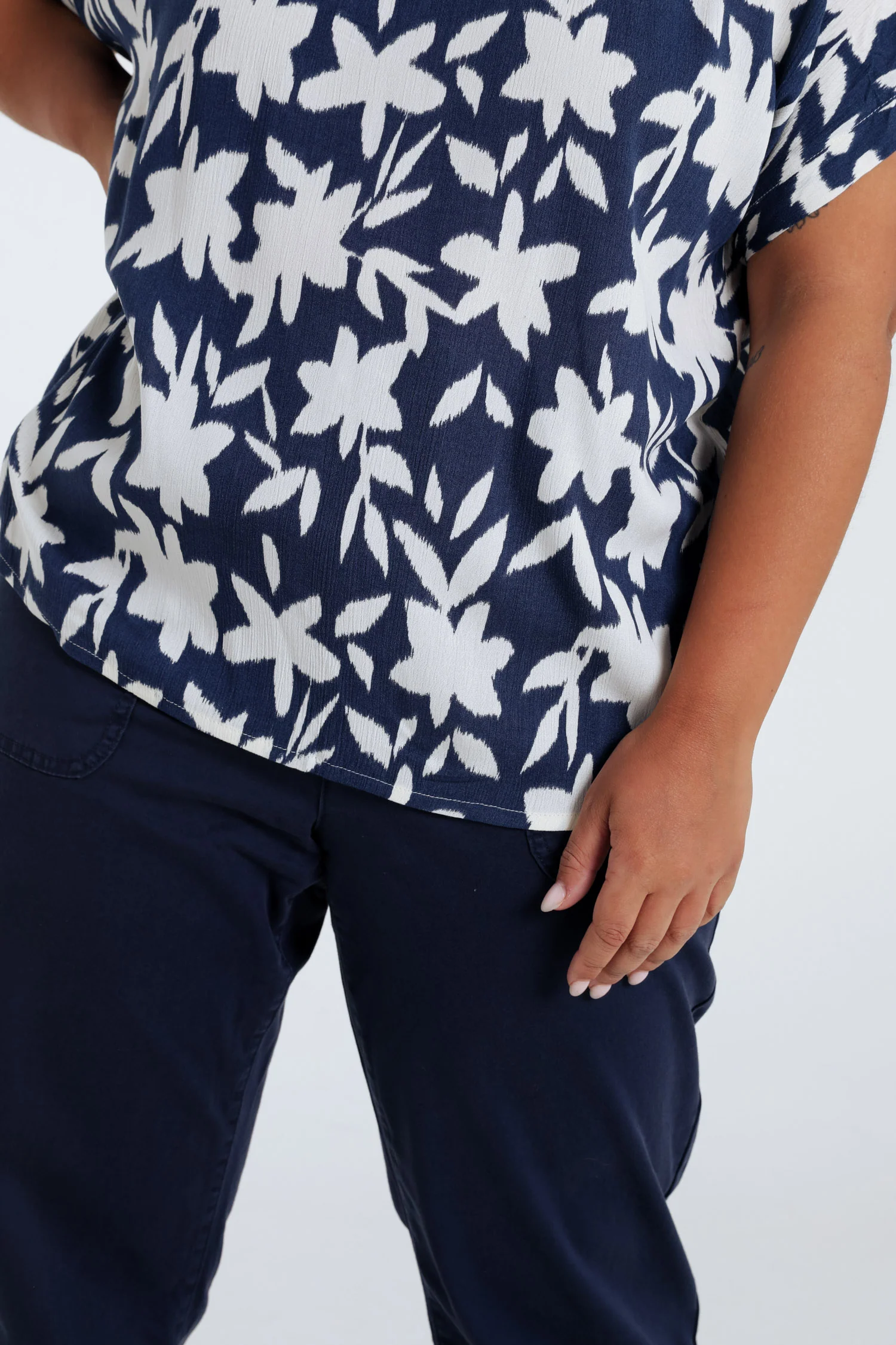 Blouse en viscose imprimé floral bicolore - Image 6