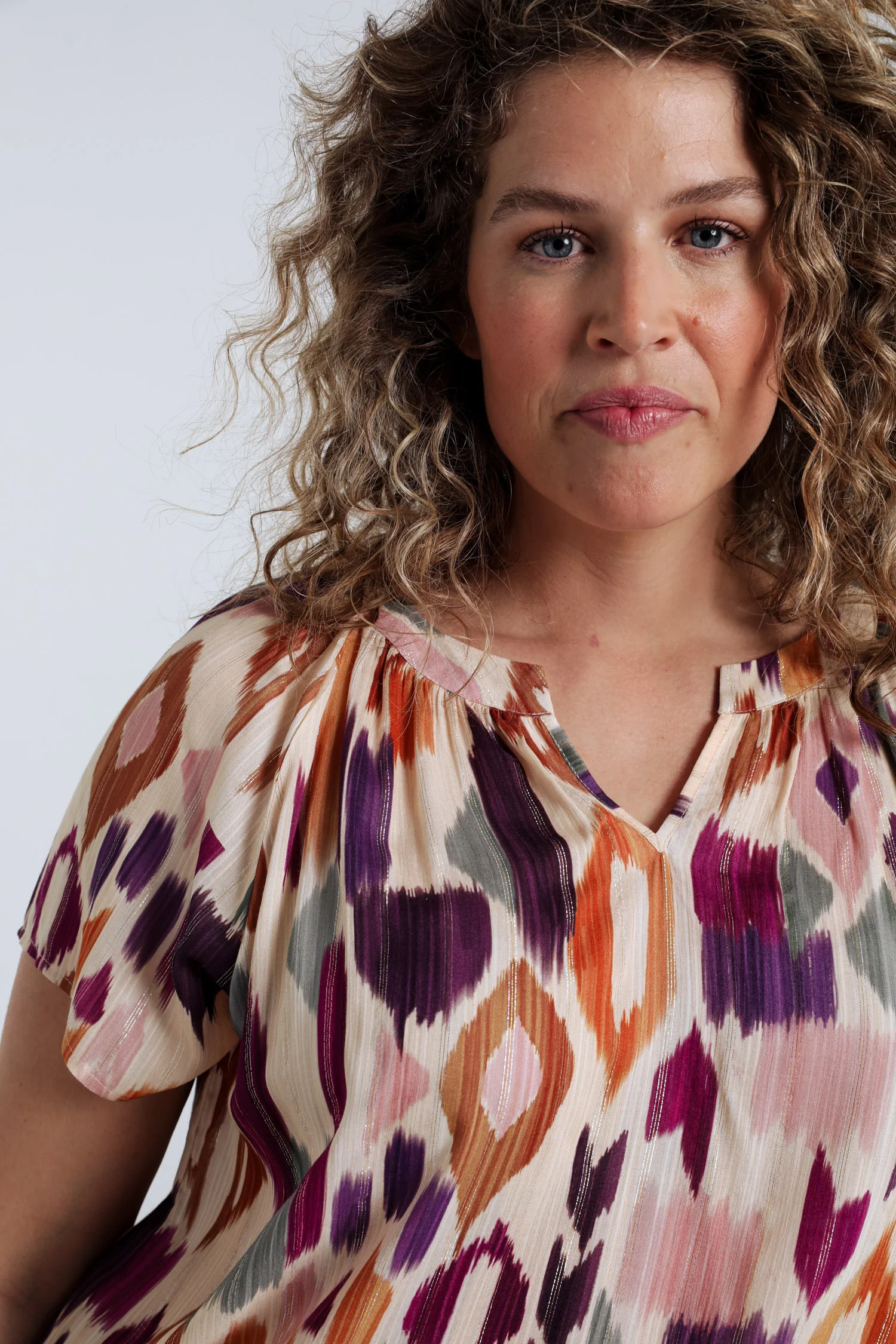 Blouse en viscose imprimé graphique avec lurex - Image 5