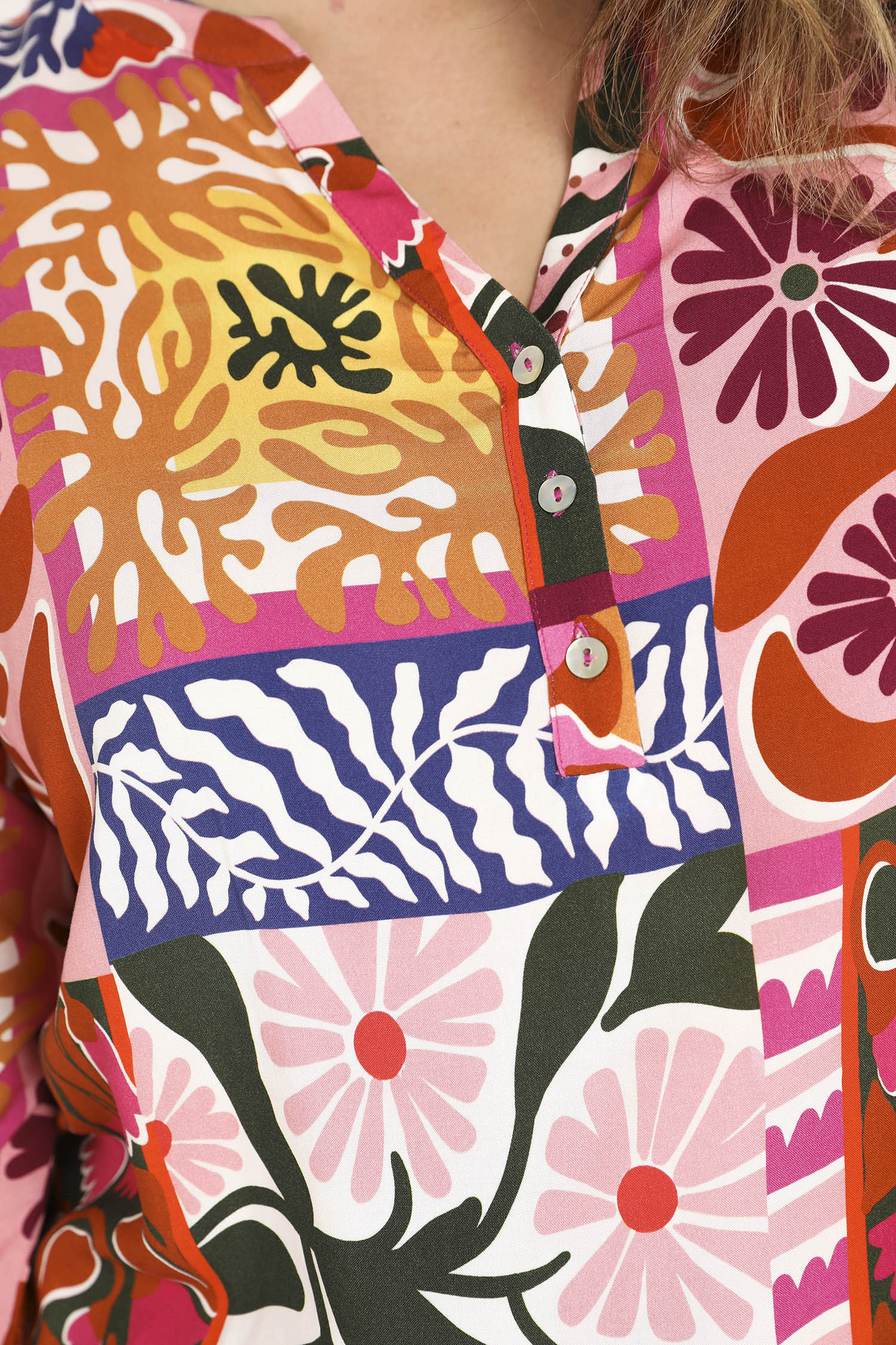Blouse en viscose imprimé patchwork fleuri - Image 4