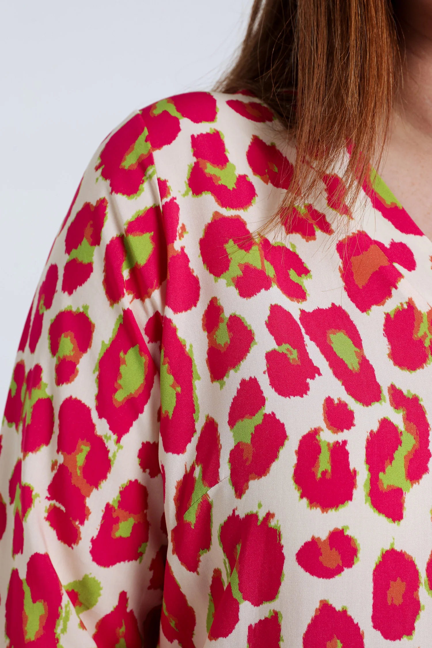 Blouse en viscose imprimé peau de bête - Image 6