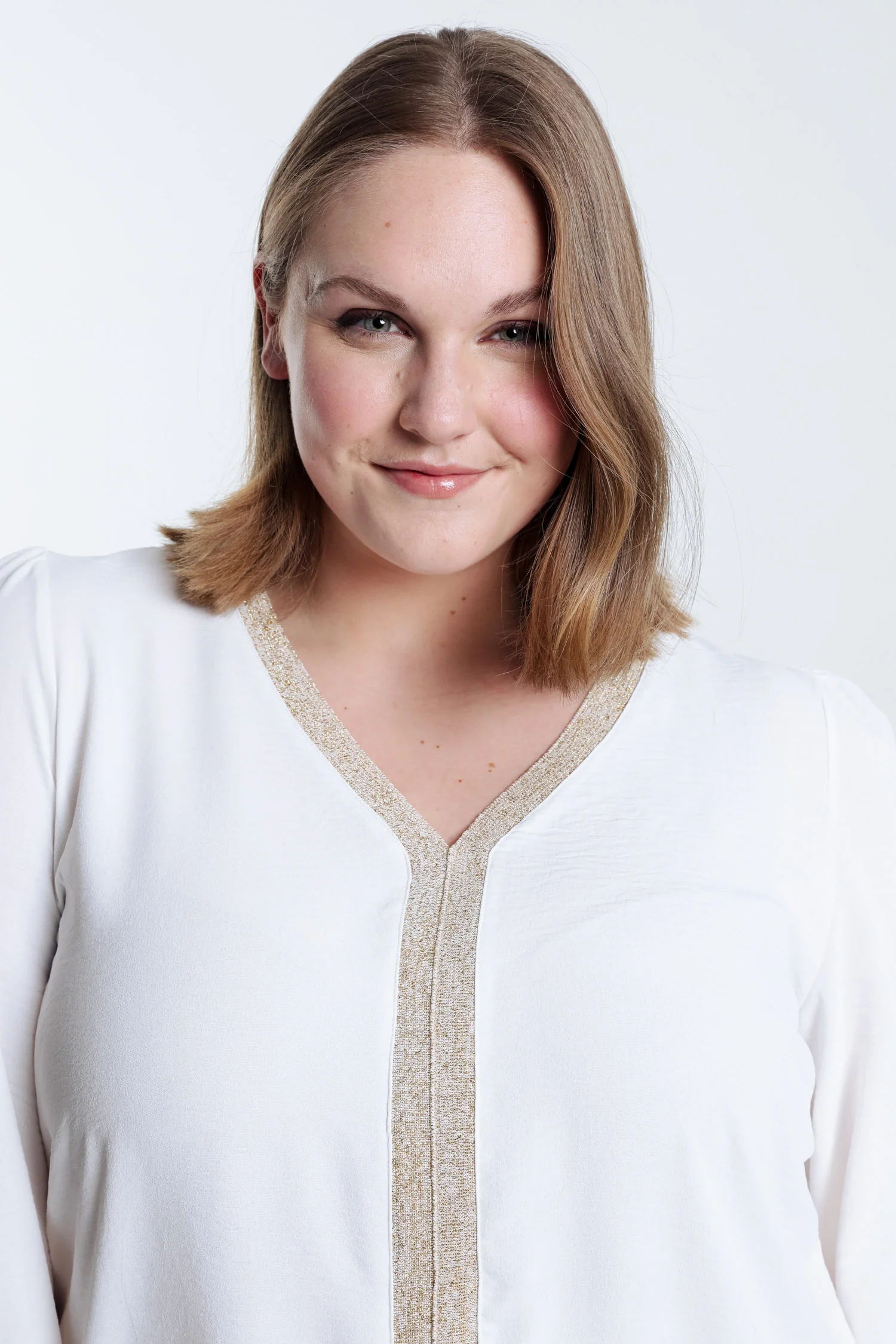 Blouse unie avec bande dorée - Image 3
