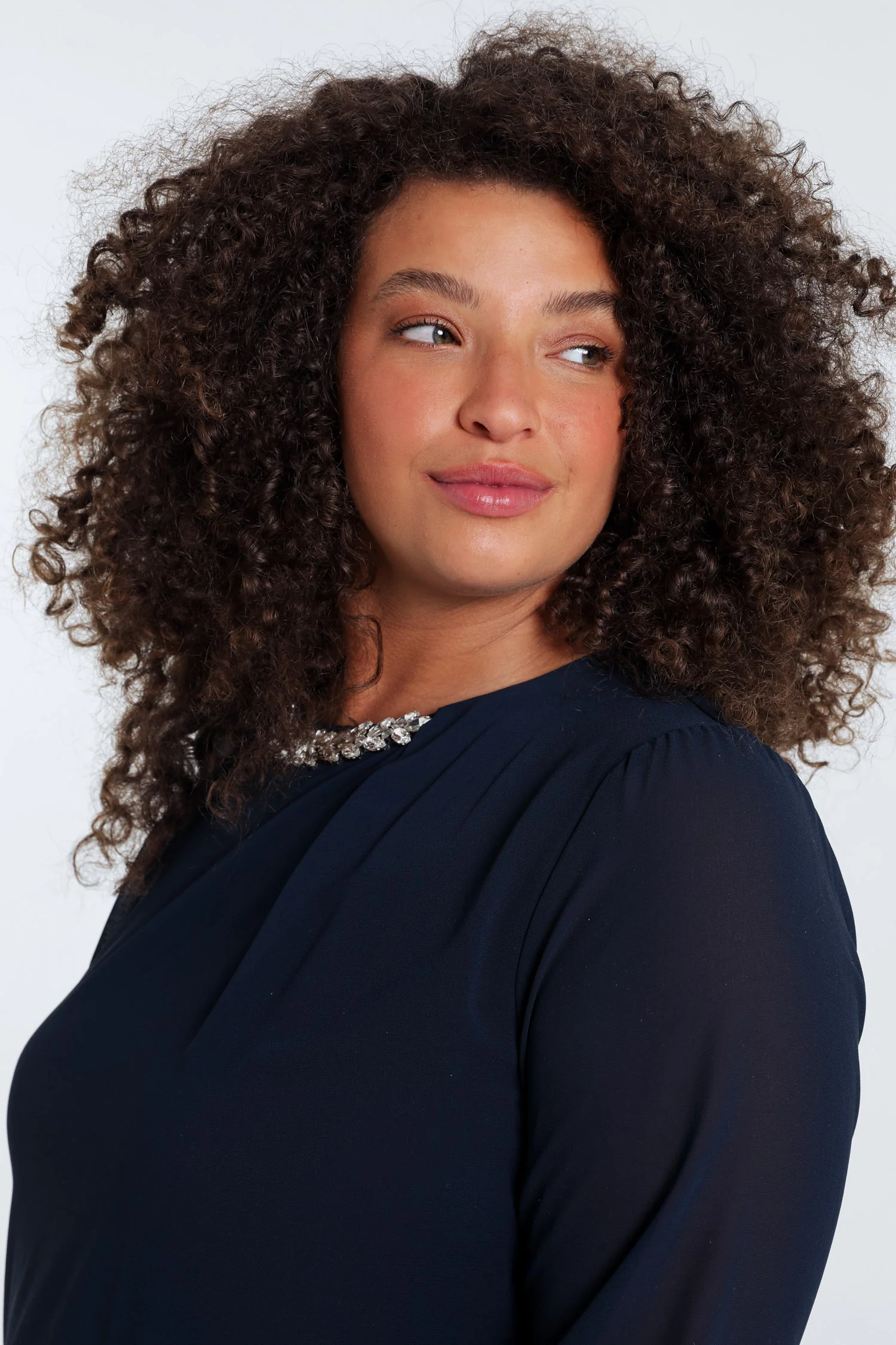 Blouse unie avec bijoux - Image 17