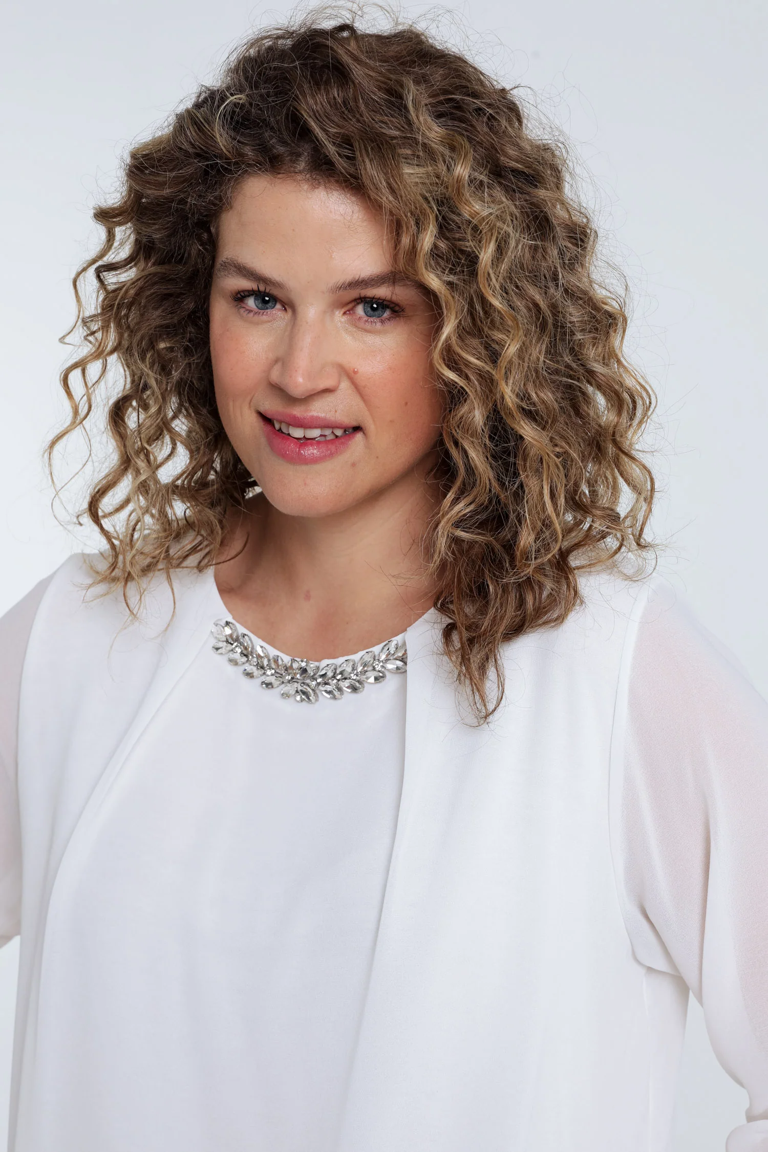 Blouse unie avec bijoux - Image 3