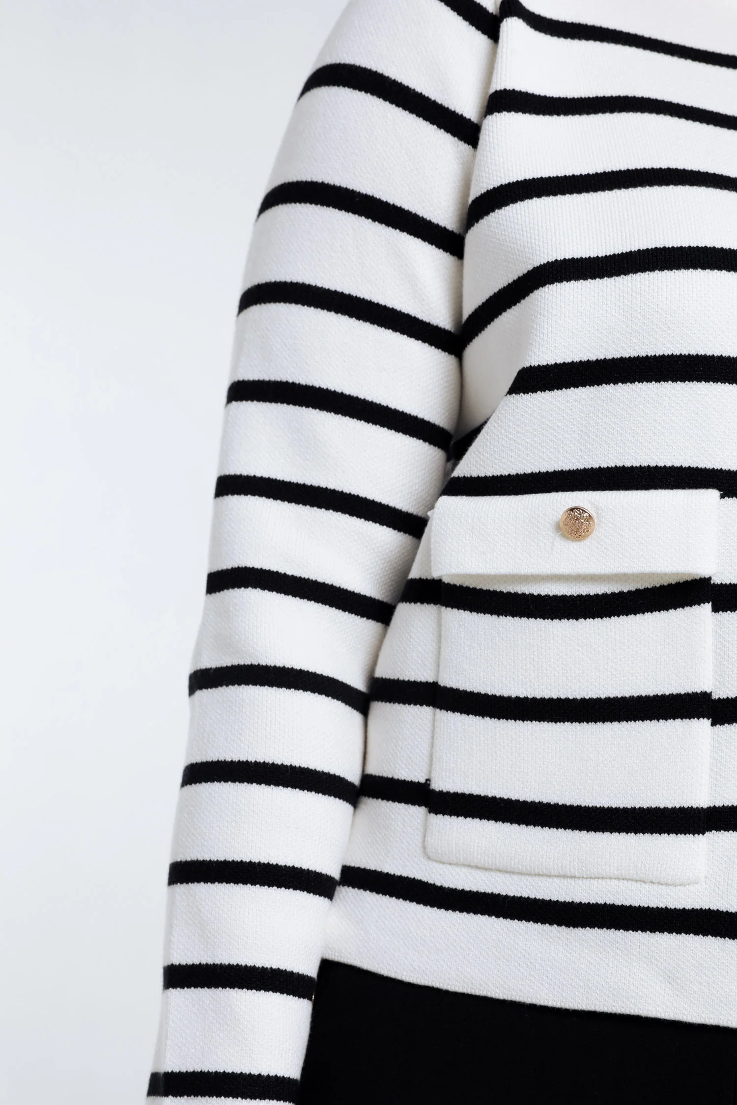 Cardigan rayé avec boutons dorés - Image 6