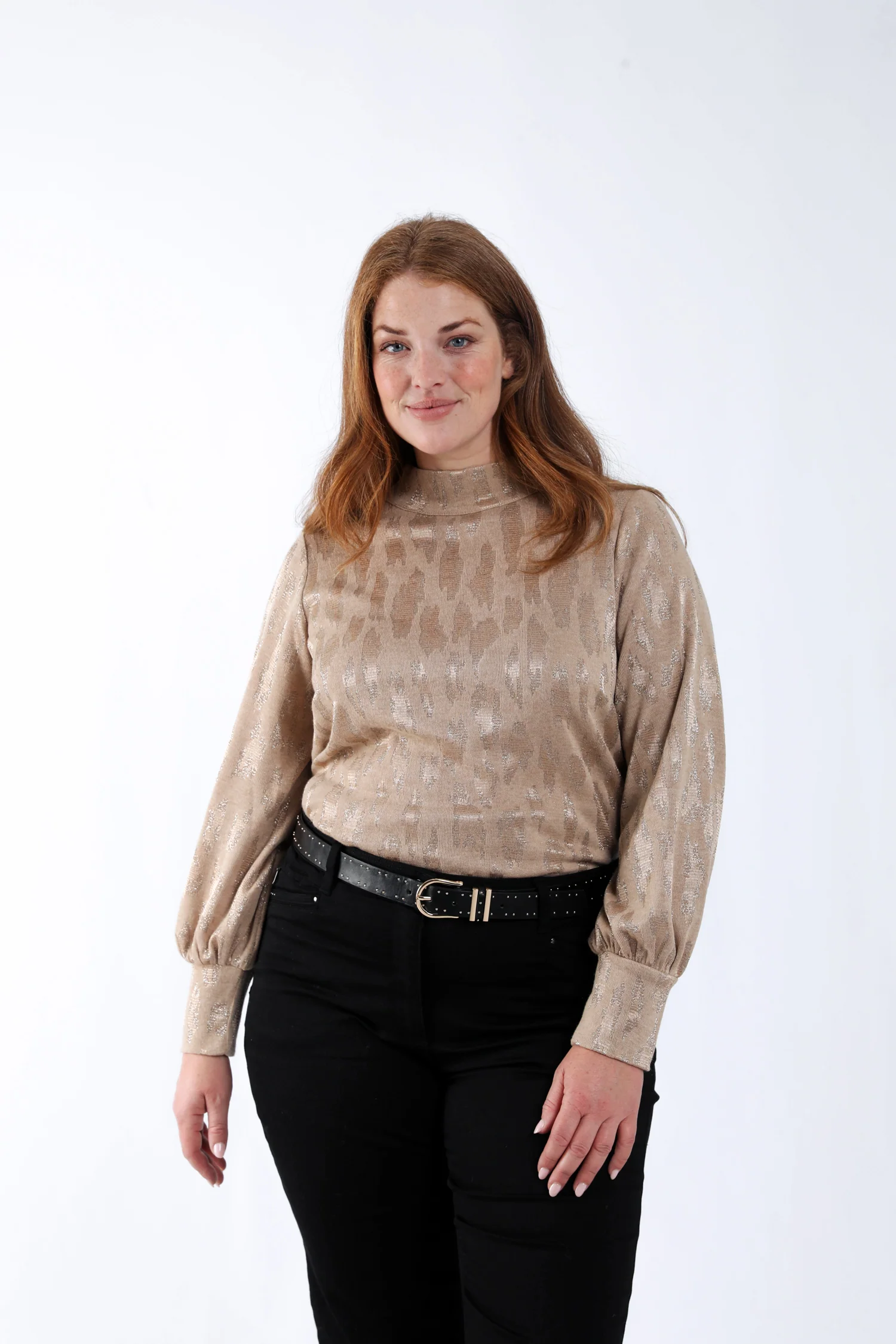 Ceinture en faux cuir avec clous