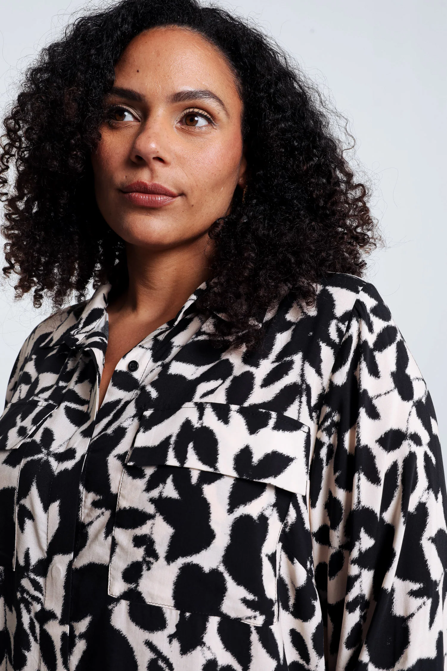 Chemise bicolore en viscose - Image 5