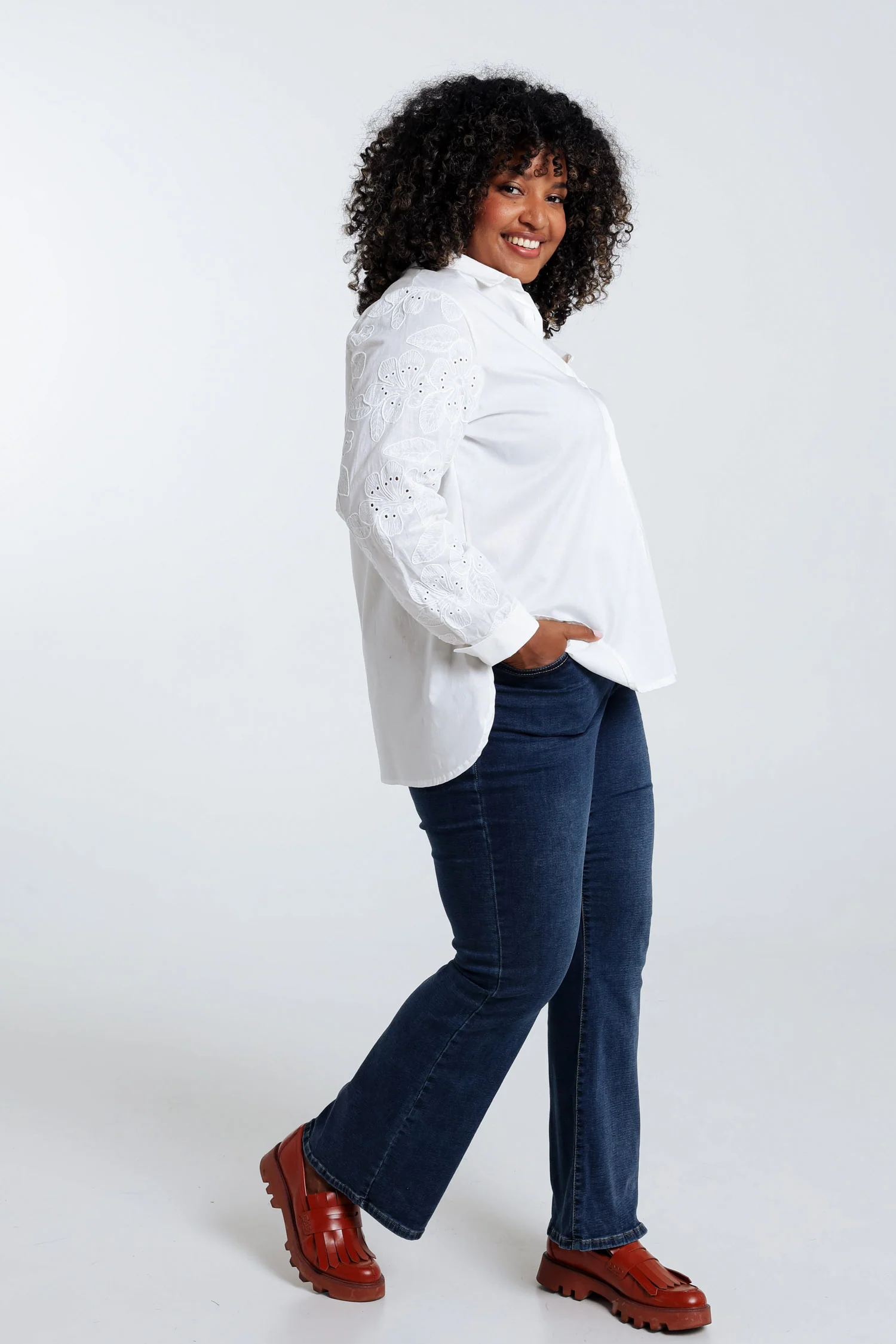 Chemise en coton avec manches brodées - Image 7