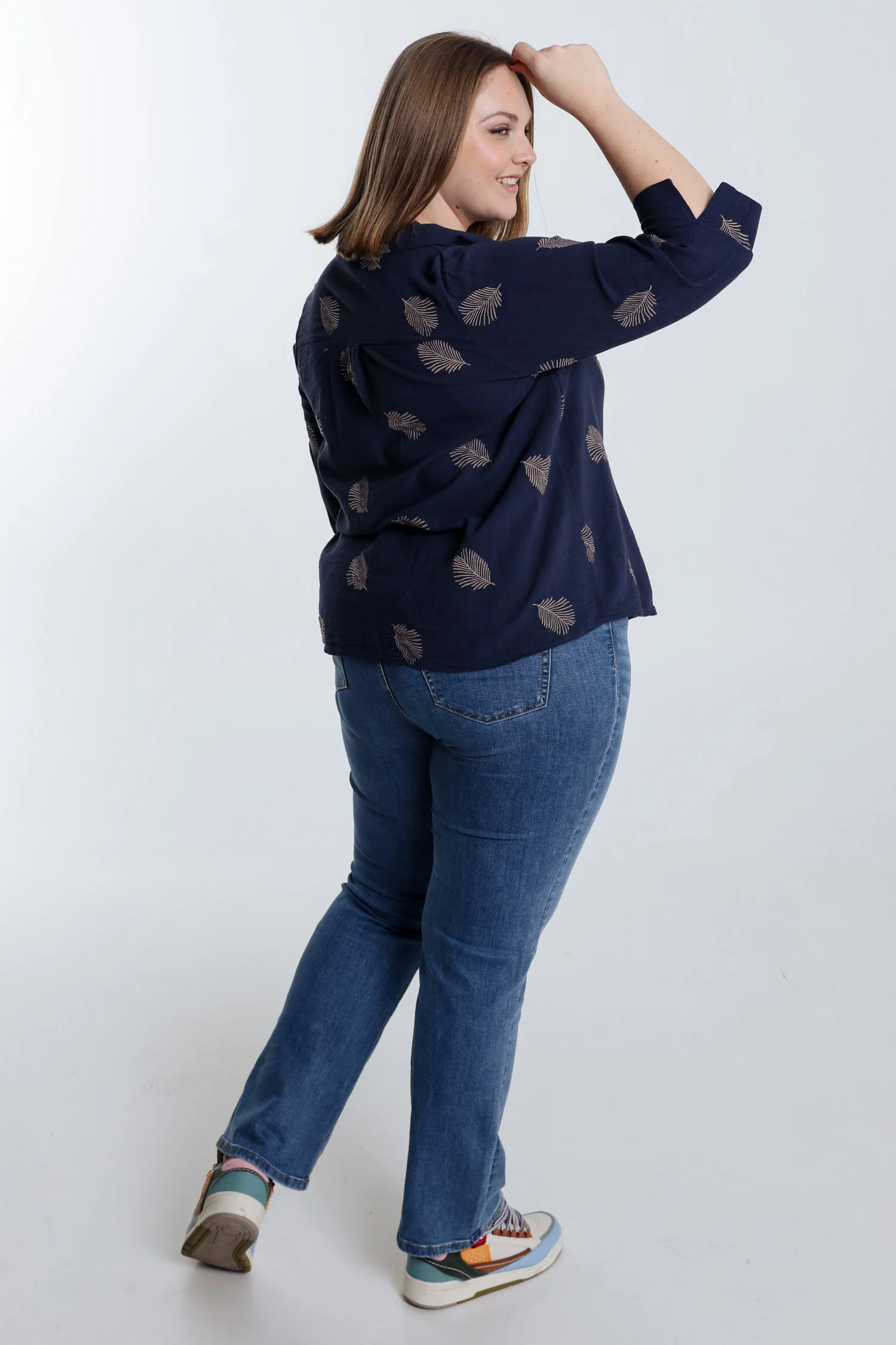Chemise en coton unie avec feuilles brodées - Image 13