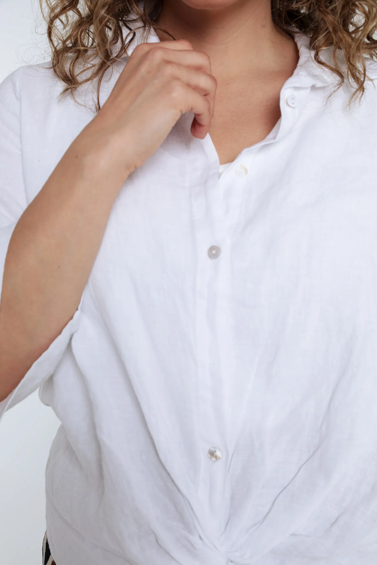 Chemise en lin unie avec noeud - Image 4