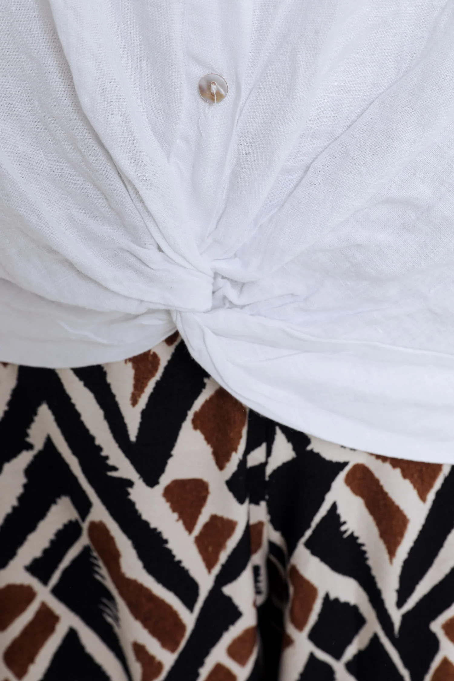 Chemise en lin unie avec noeud - Image 5
