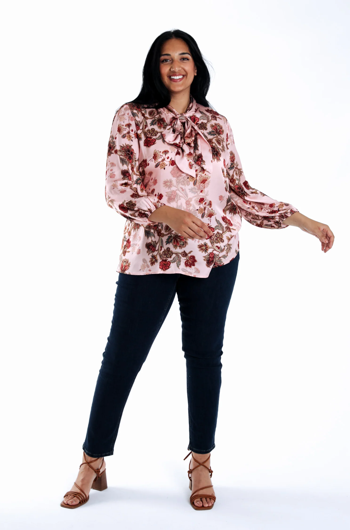 Chemise en viscose avec lavalière imprimé fleurs - Image 5