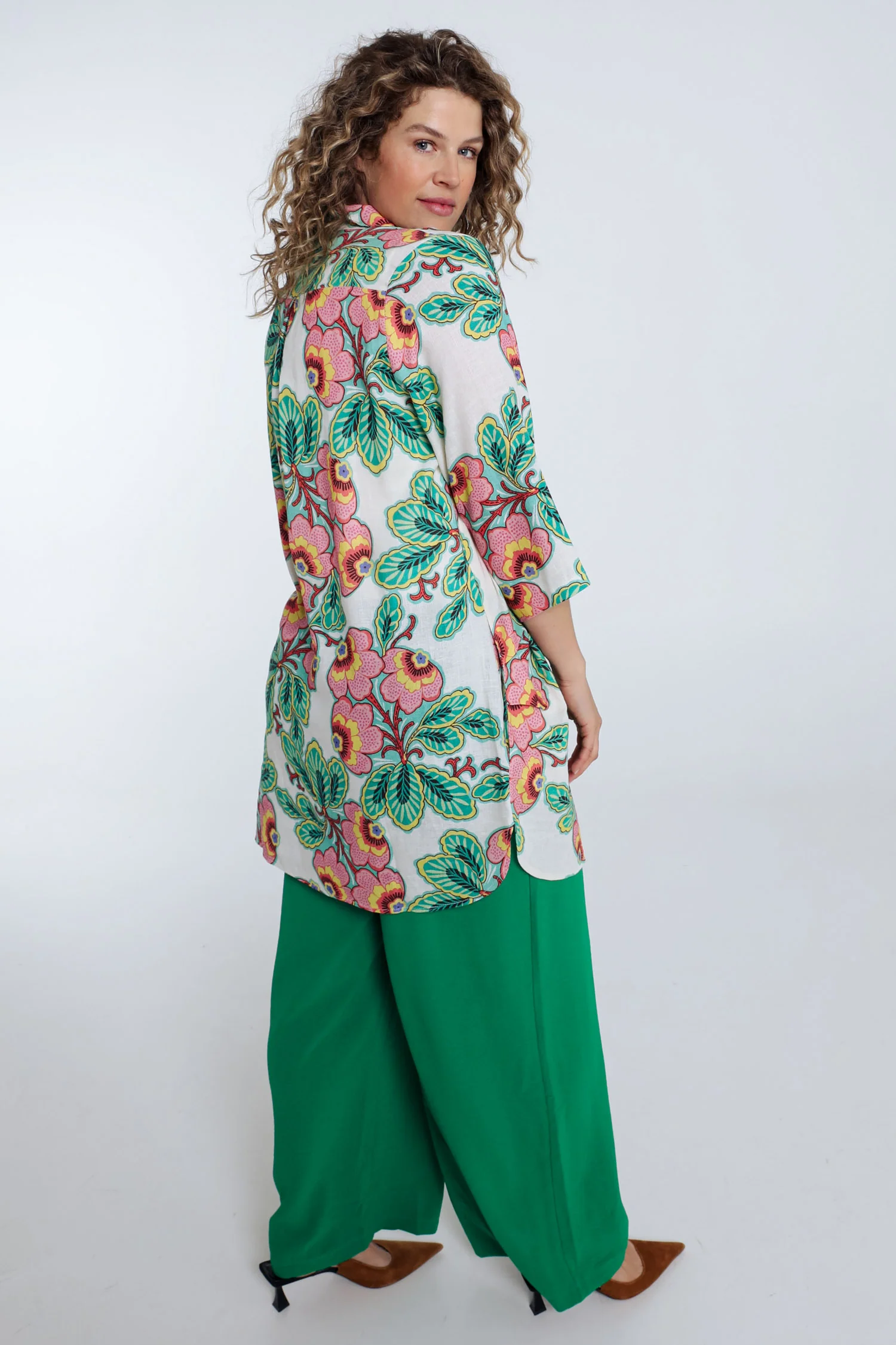 Chemise longue en lin et viscose imprimé fleuri - Image 2