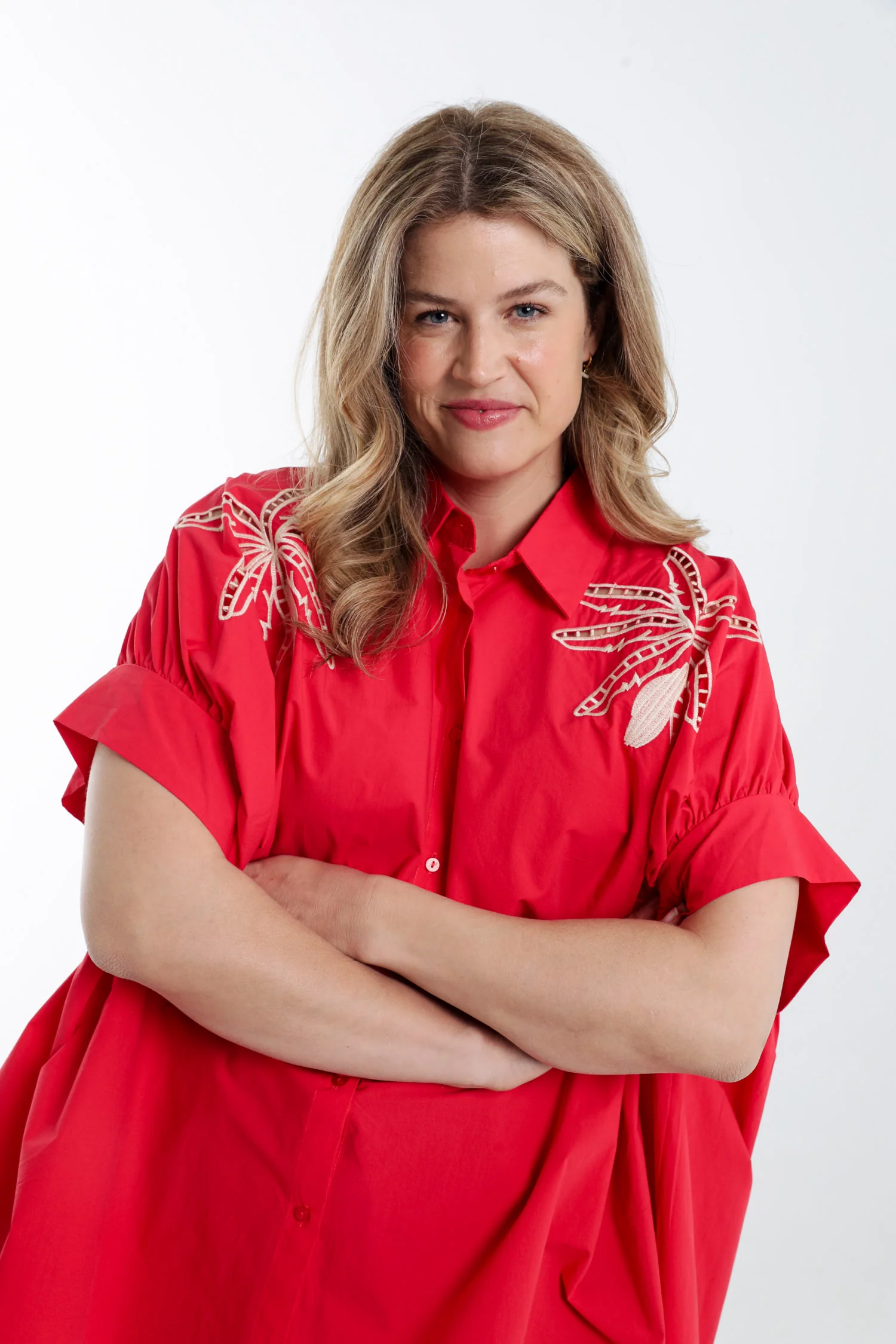 Chemise oversize en coton unie avec broderies - Image 5