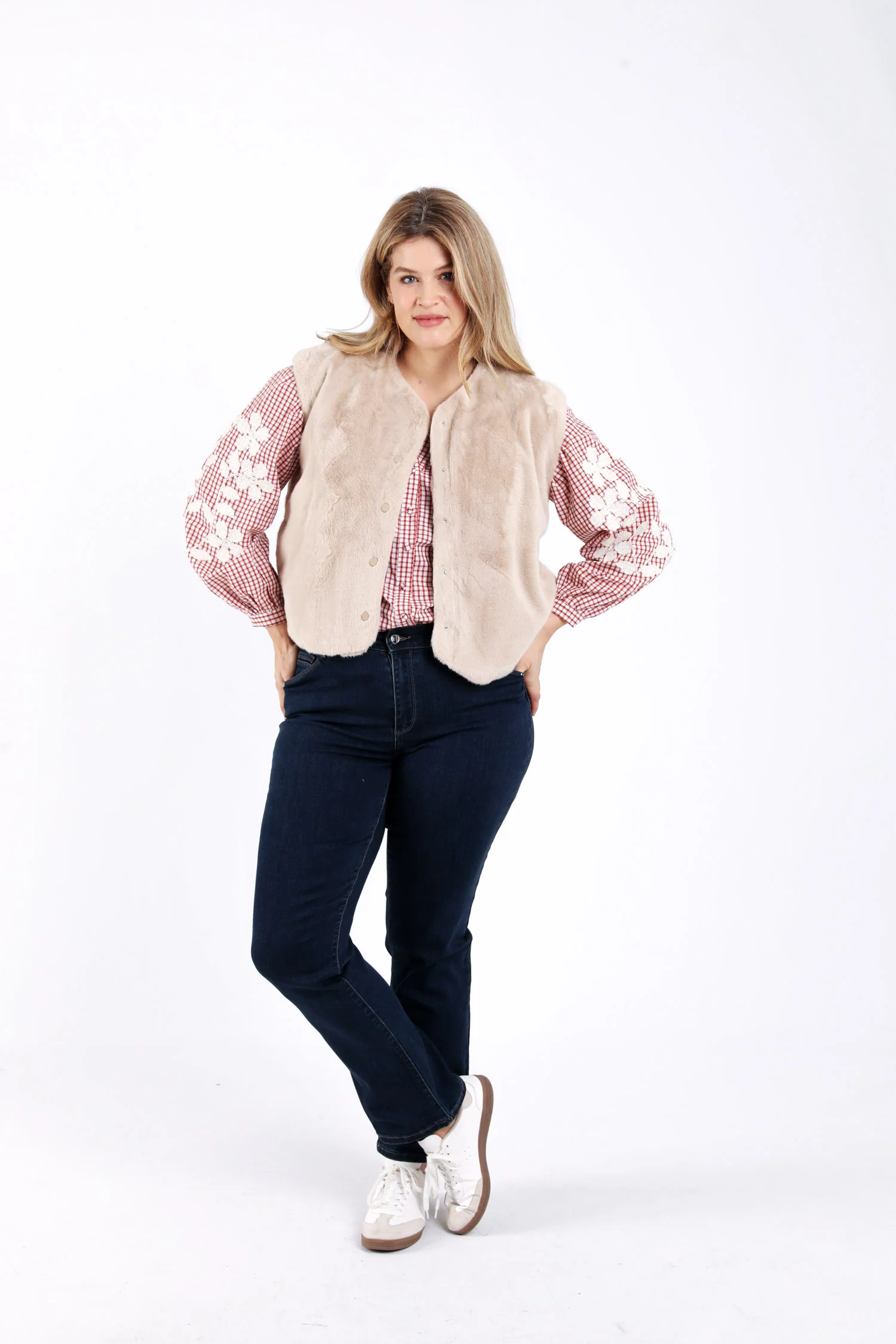 Gilet en fausse fourrure uni - Image 6