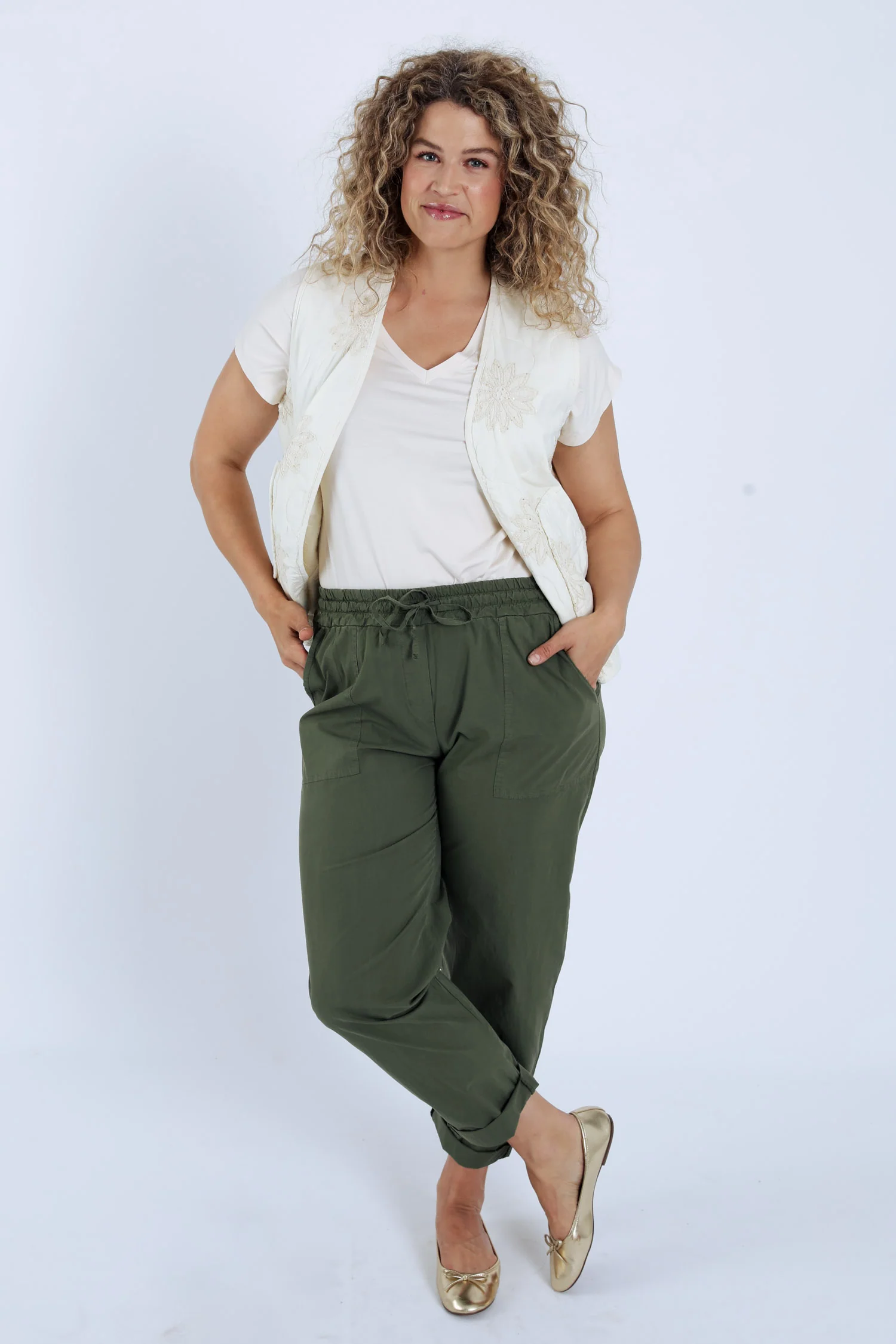 Gilet matelassé avec broderies florales - Image 7