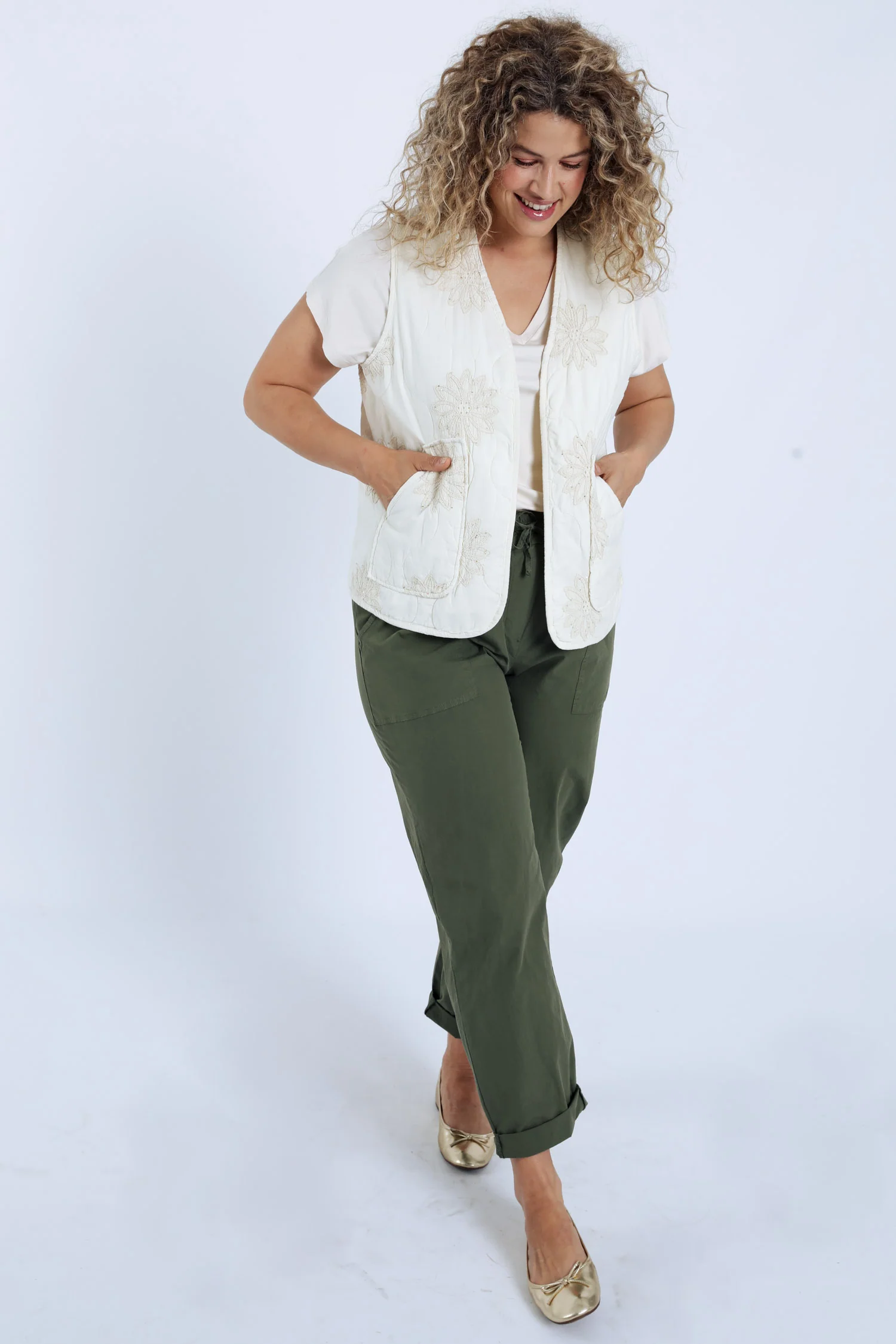 Gilet matelassé avec broderies florales - Image 8