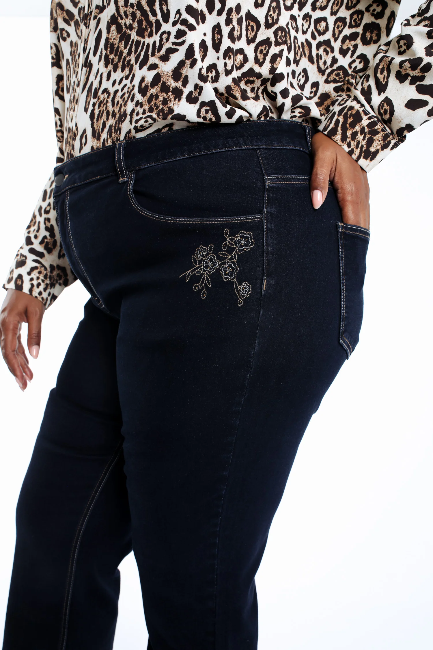 Jeans droit Mia avec broderies - Image 4