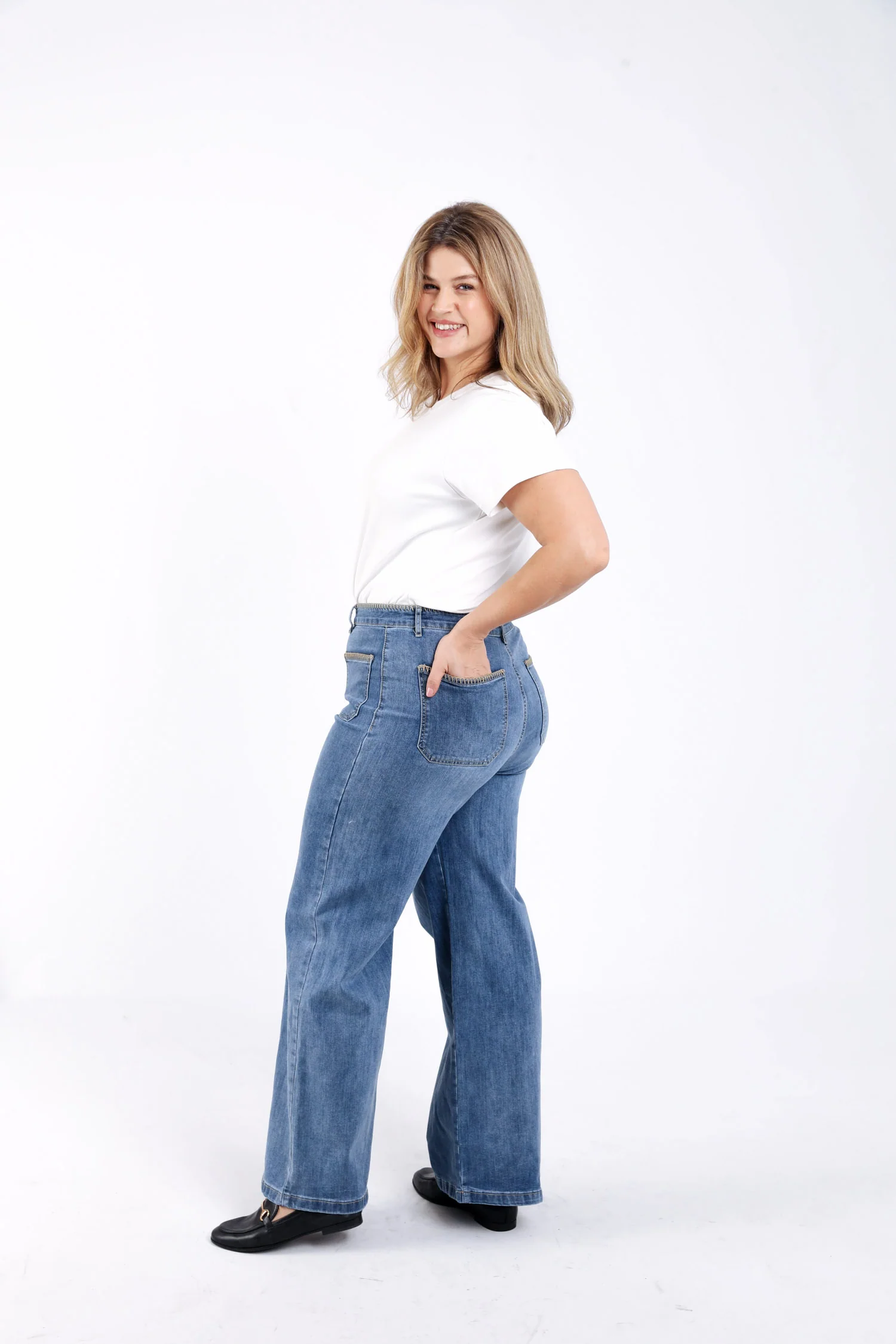 Jeans Elodie avec poches et détail broderie - Image 7