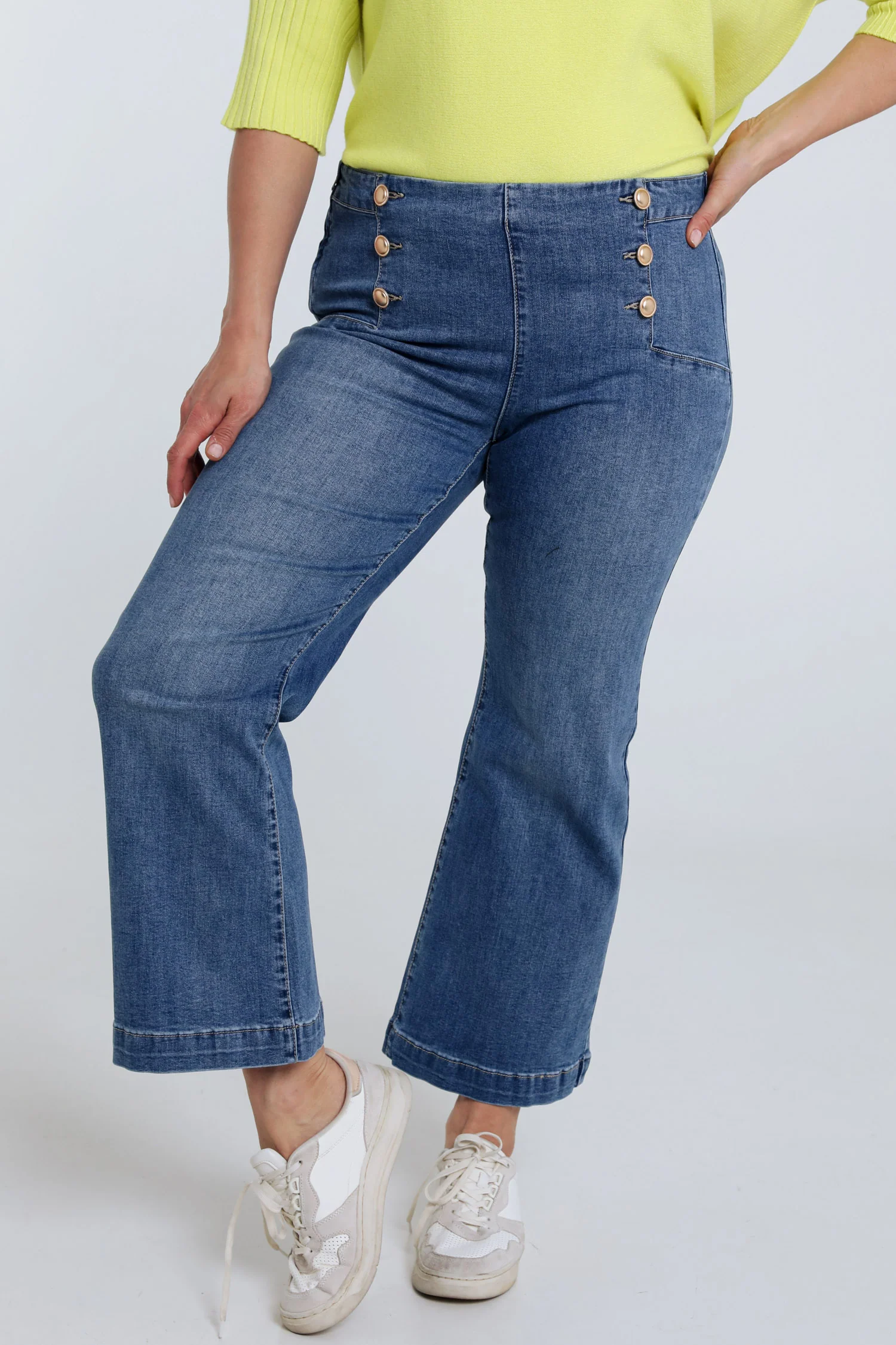 Jeans large avec 6 boutons