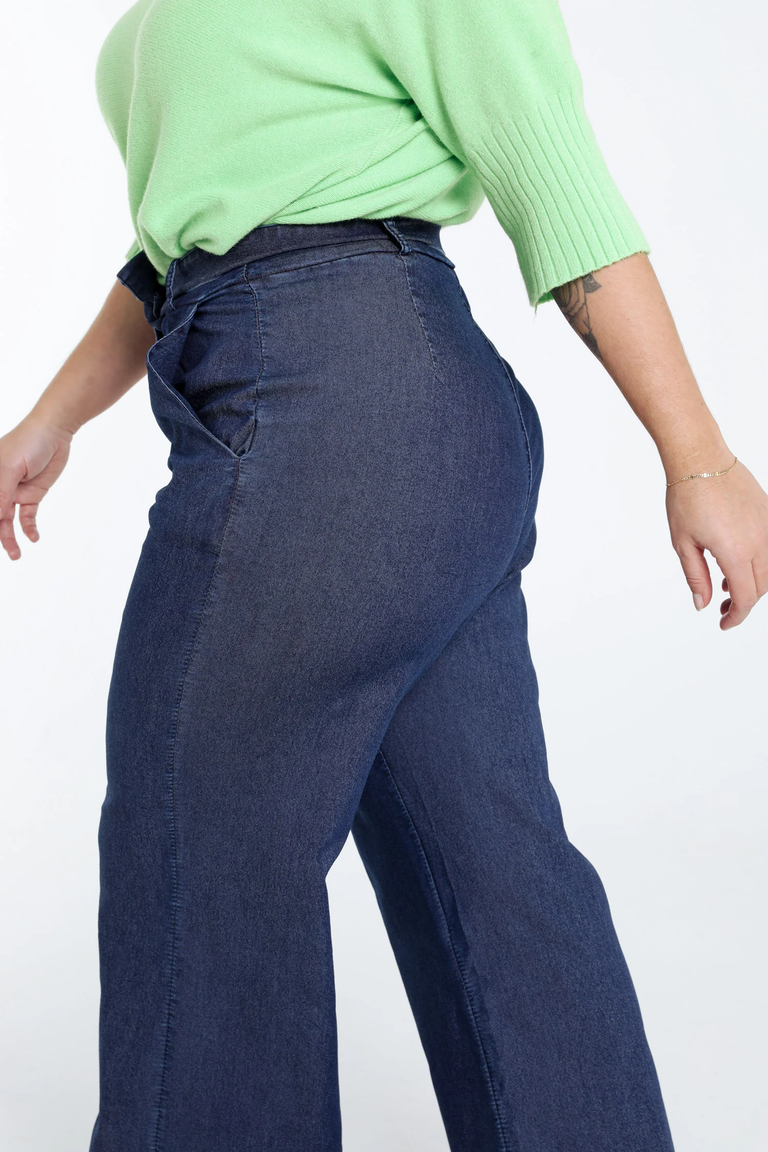 Jeans large avec ceinture - Image 6