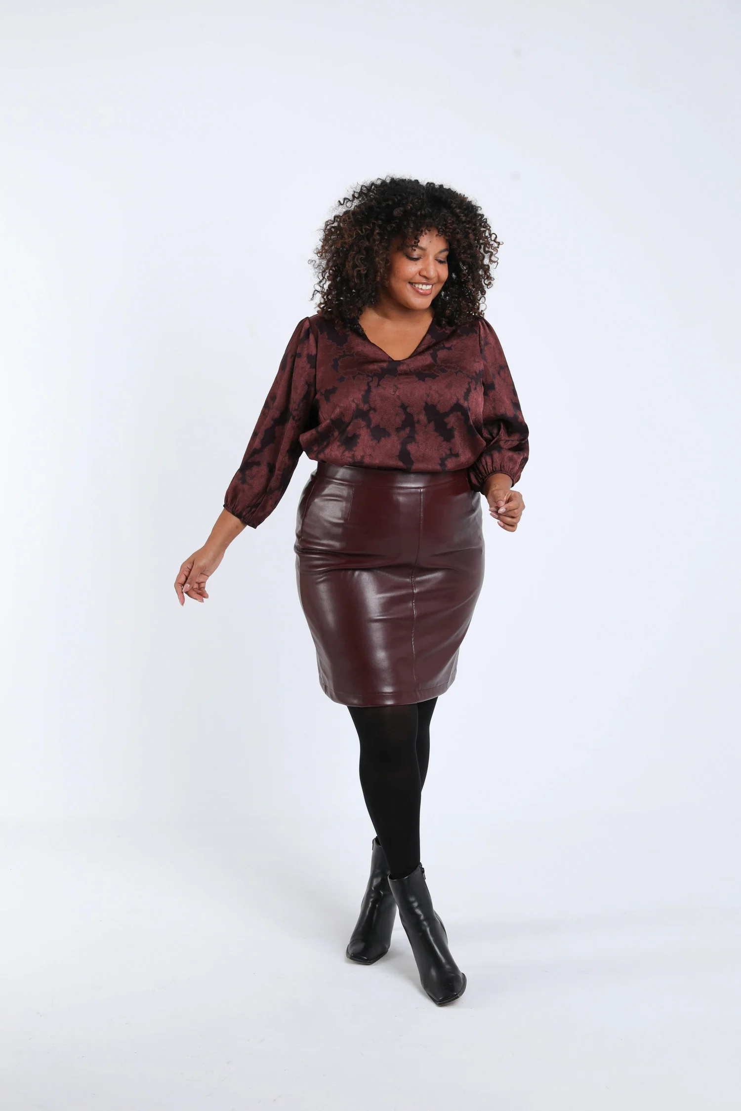 Jupe courte unie en faux cuir - Image 6