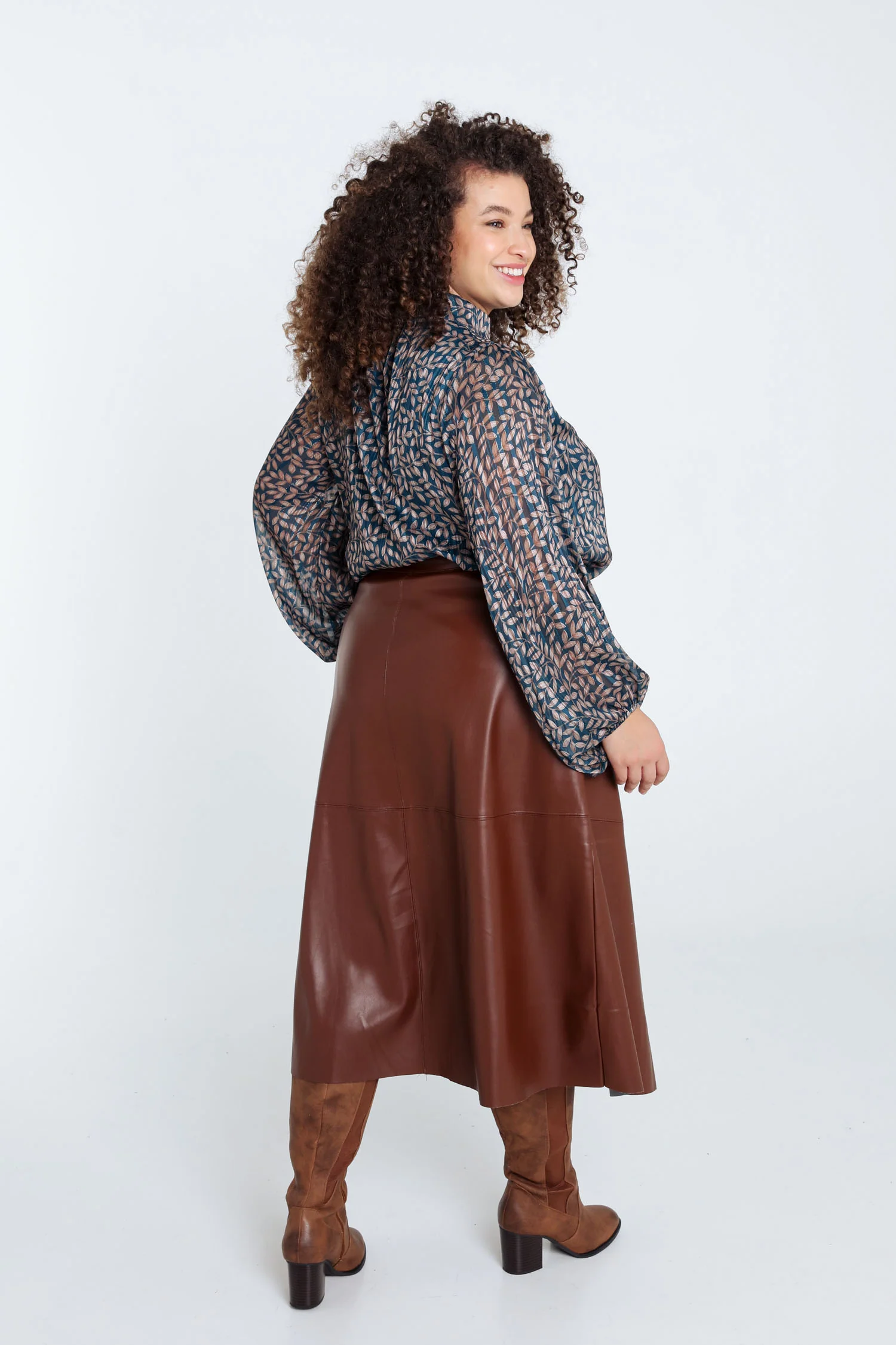 Jupe mi-longue unie en faux cuir - Image 13