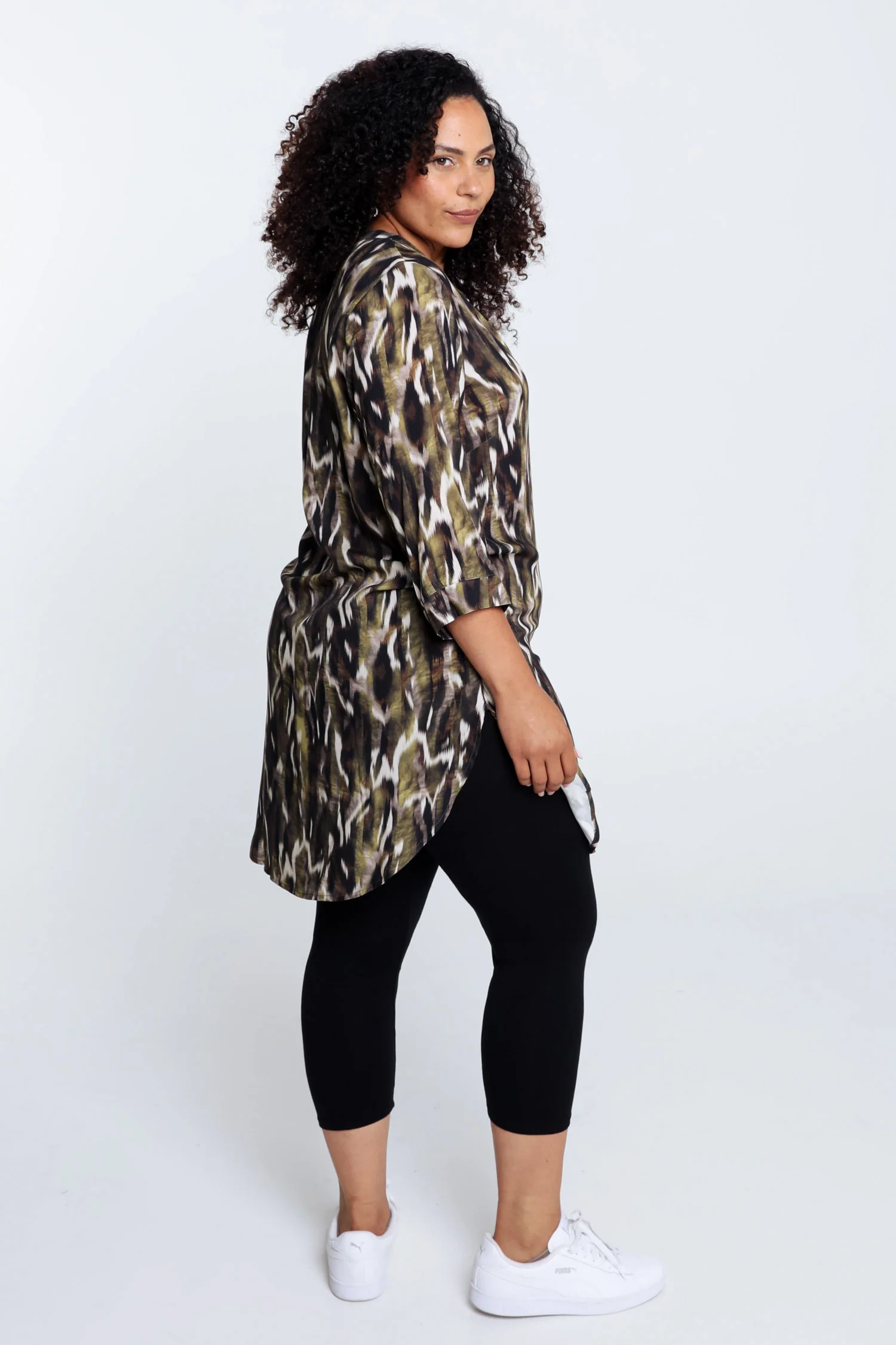 Longue chemise en viscose imprimé peau de bête - Image 2