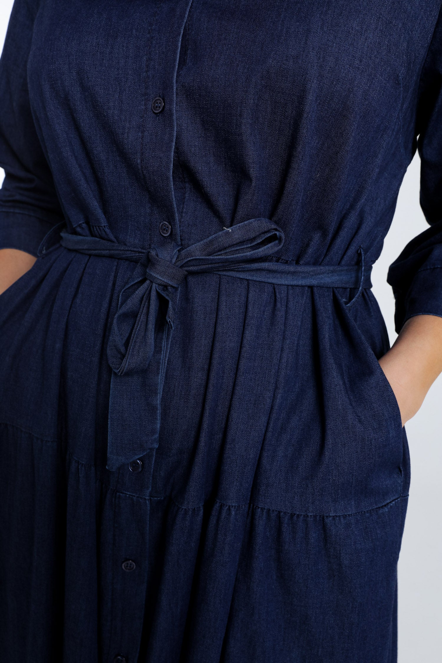 Longue robe à volant en jeans - Image 4