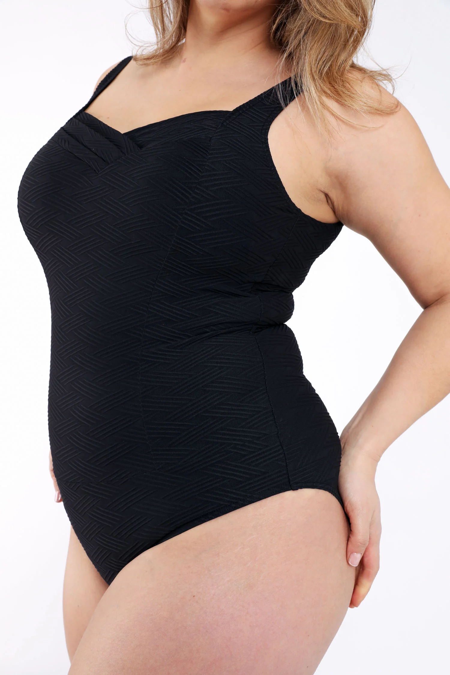 Maillot de bain maille relief dessin graphique ton sur ton - Image 6
