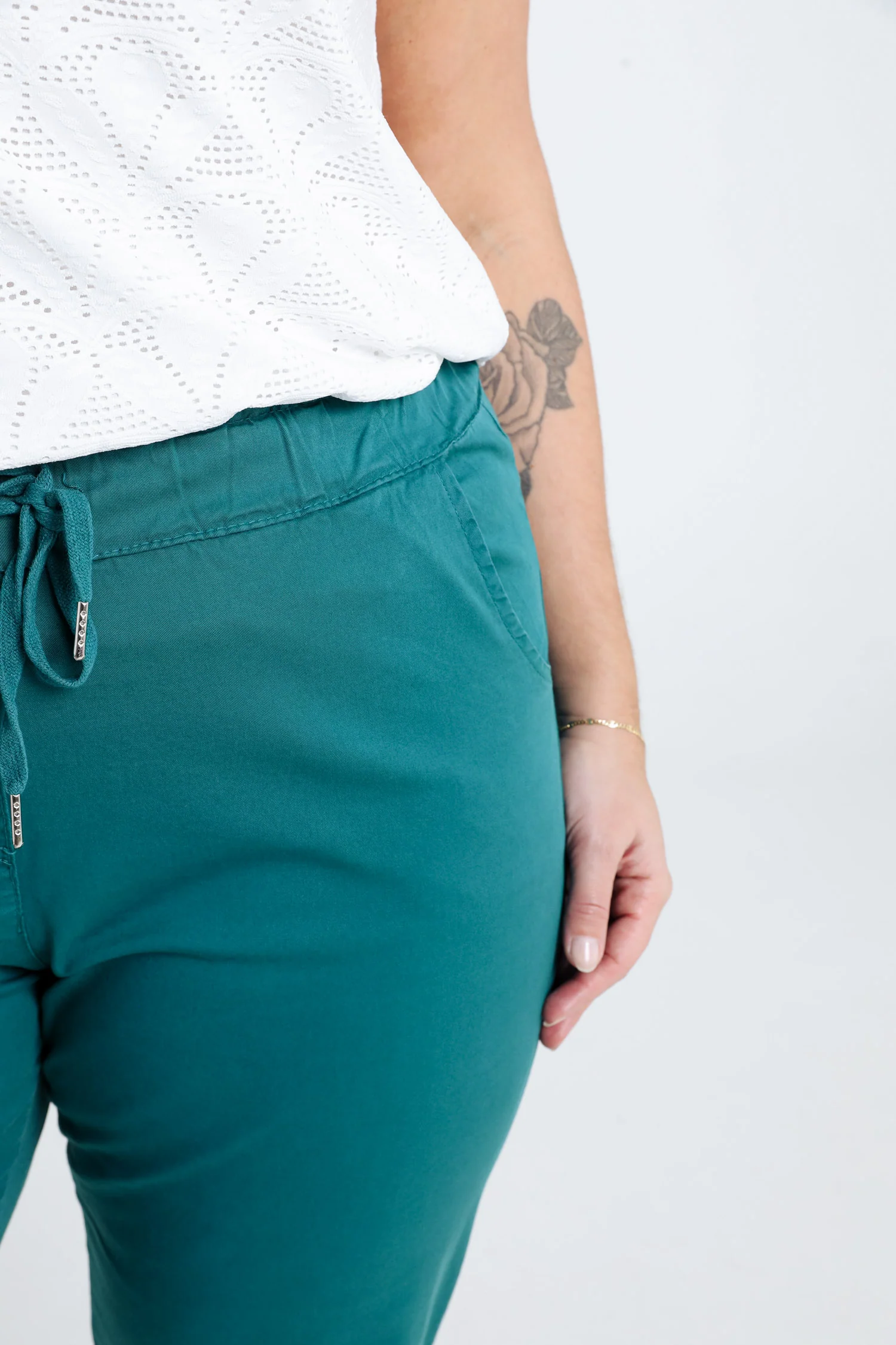 Pantalon chino en coton uni - Image 25
