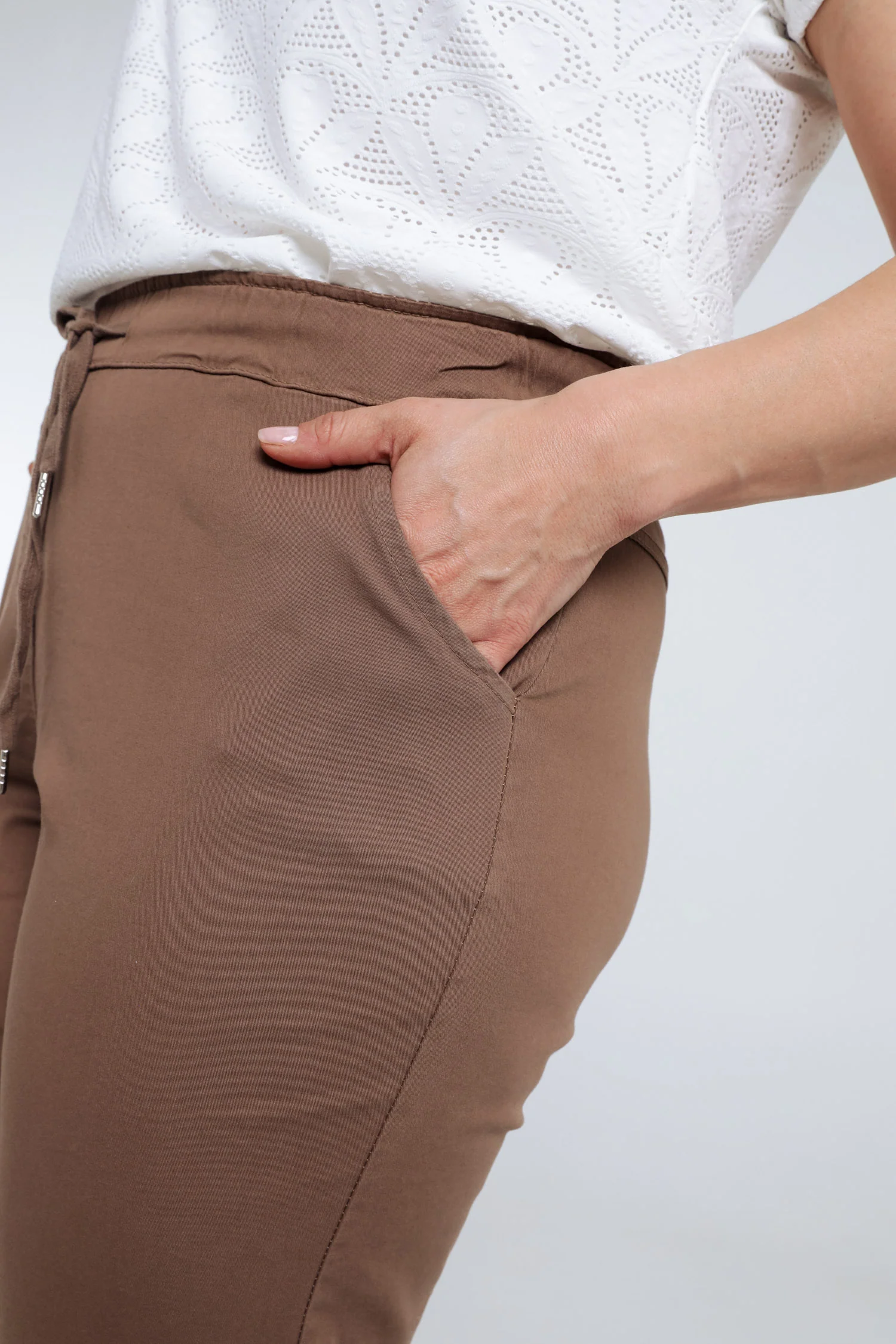 Pantalon chino en coton uni - Image 59