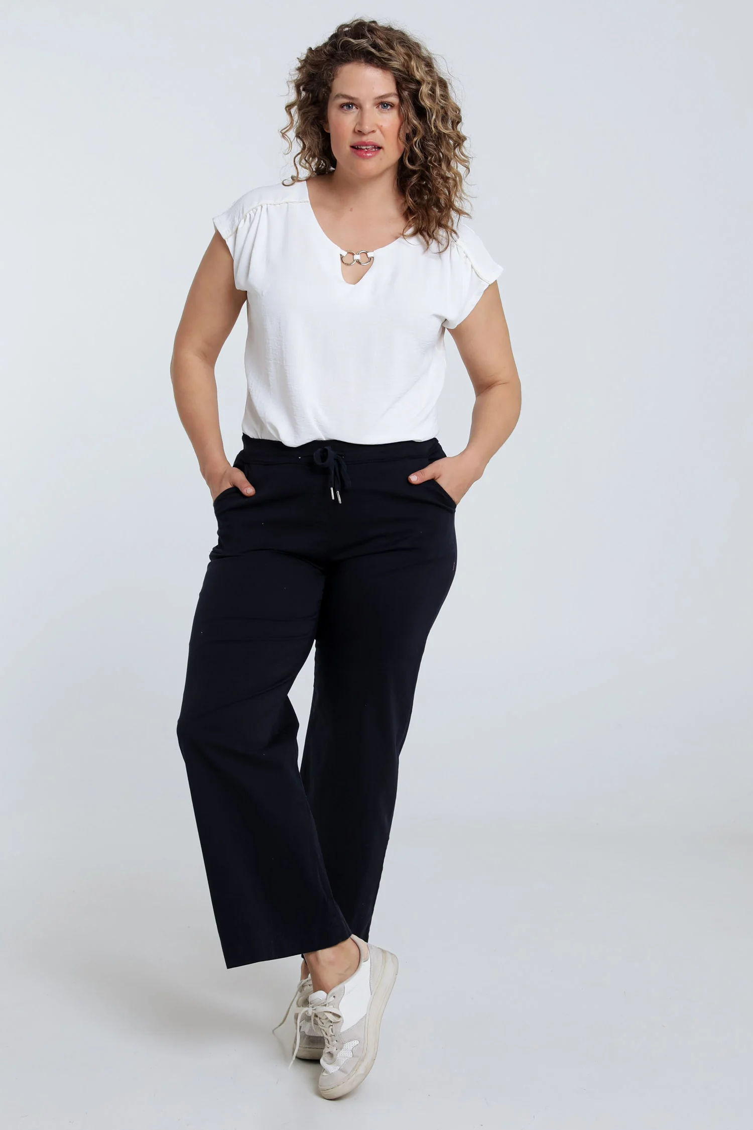 Pantalon chino jambe large uni - Image 7