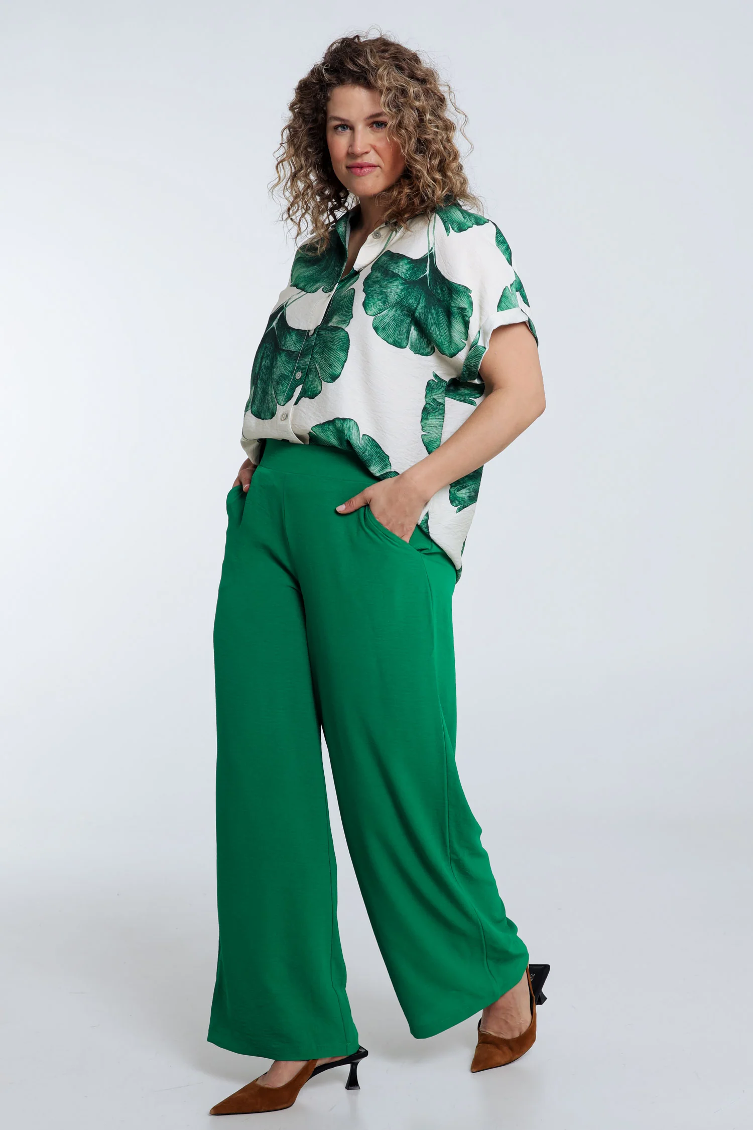 Pantalon fluide uni avec poches - Image 9
