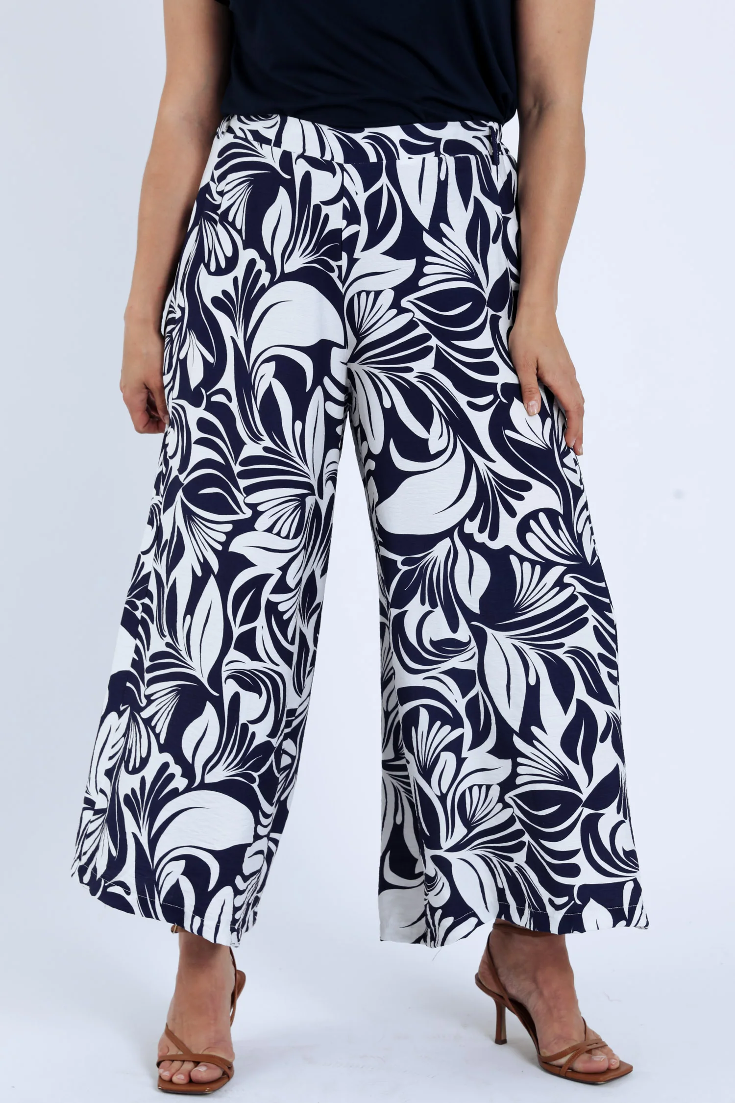 Pantalon large 7/8 en viscose imprimé floral bicolore
