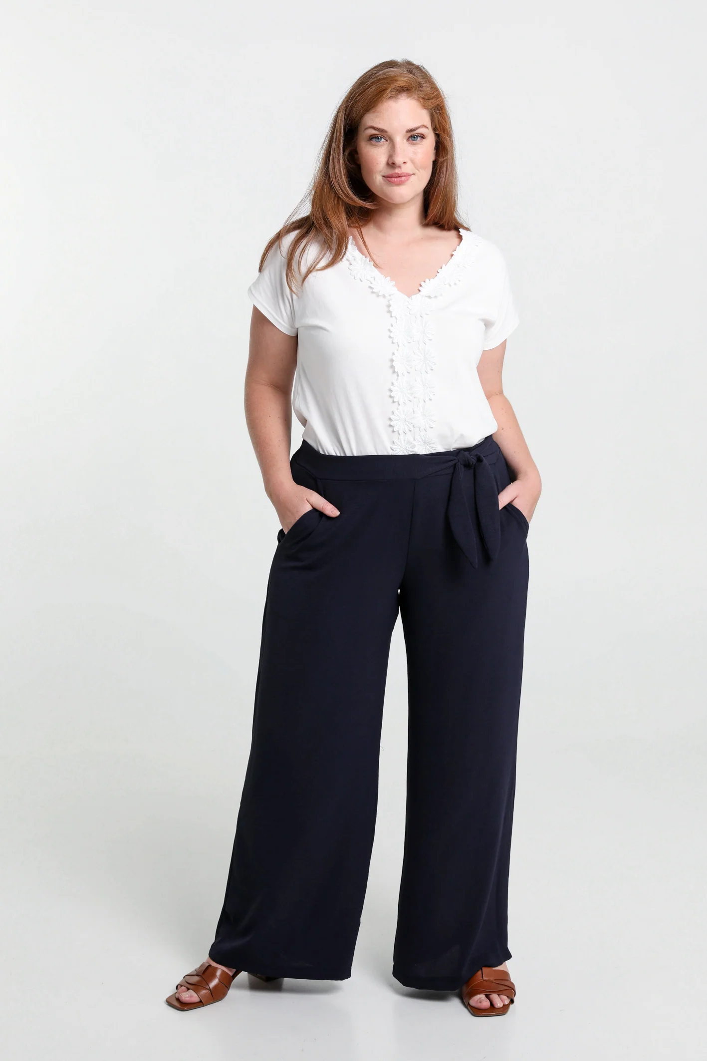 Pantalon large avec nœud - Image 7
