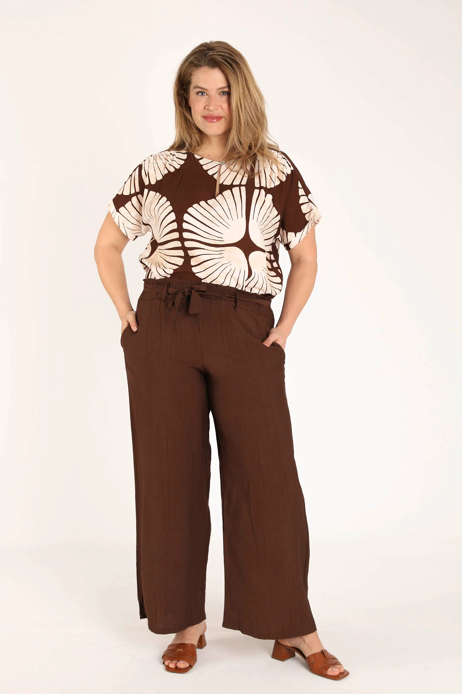 Pantalon large en viscose uni effet plissé - Image 6