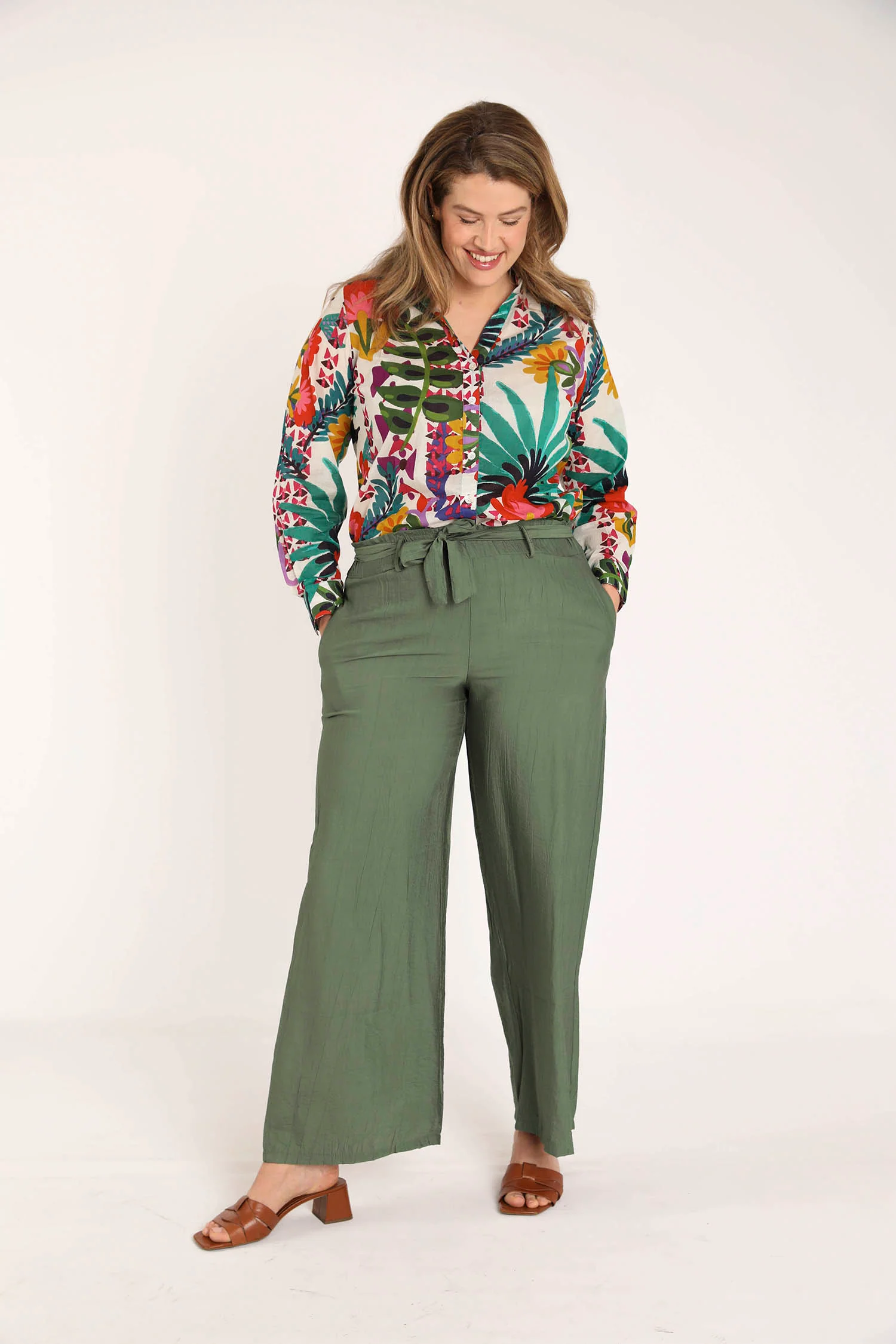 Pantalon large en viscose uni effet plissé - Image 5