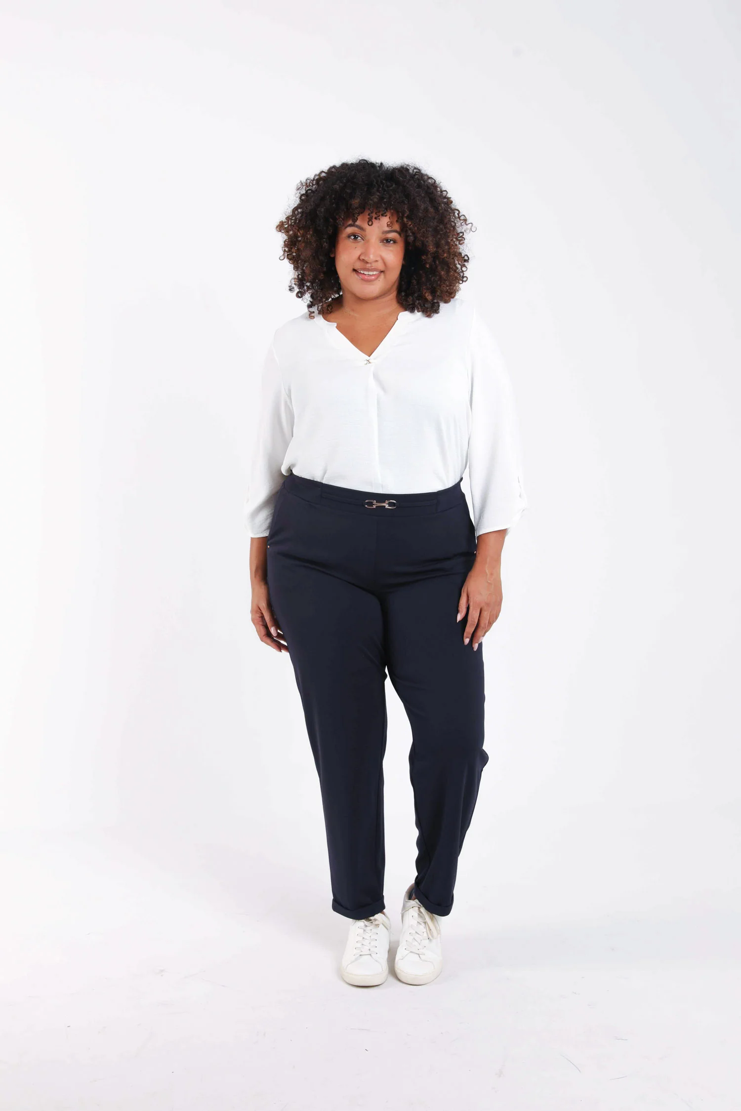 Pantalon uni détail bijoux - Image 6