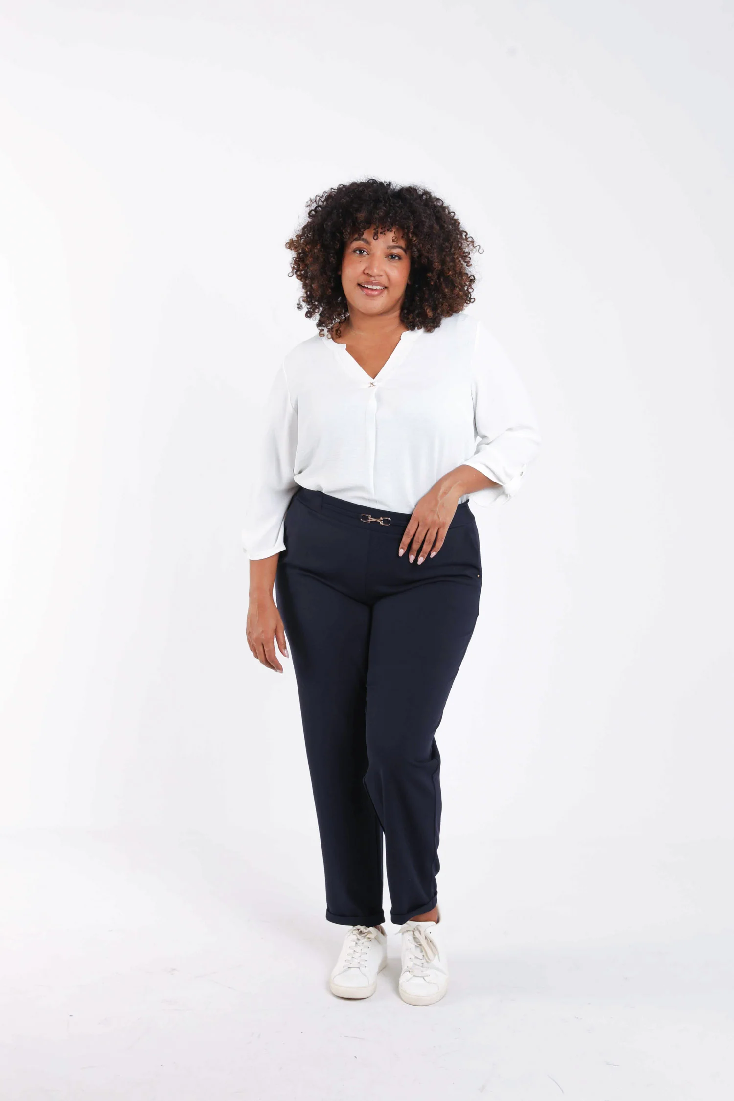 Pantalon uni détail bijoux - Image 8