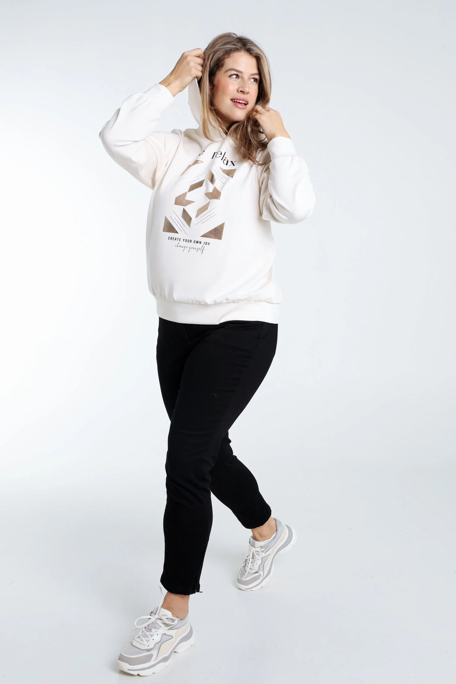 Pull à capuche avec inscription foil - Image 9