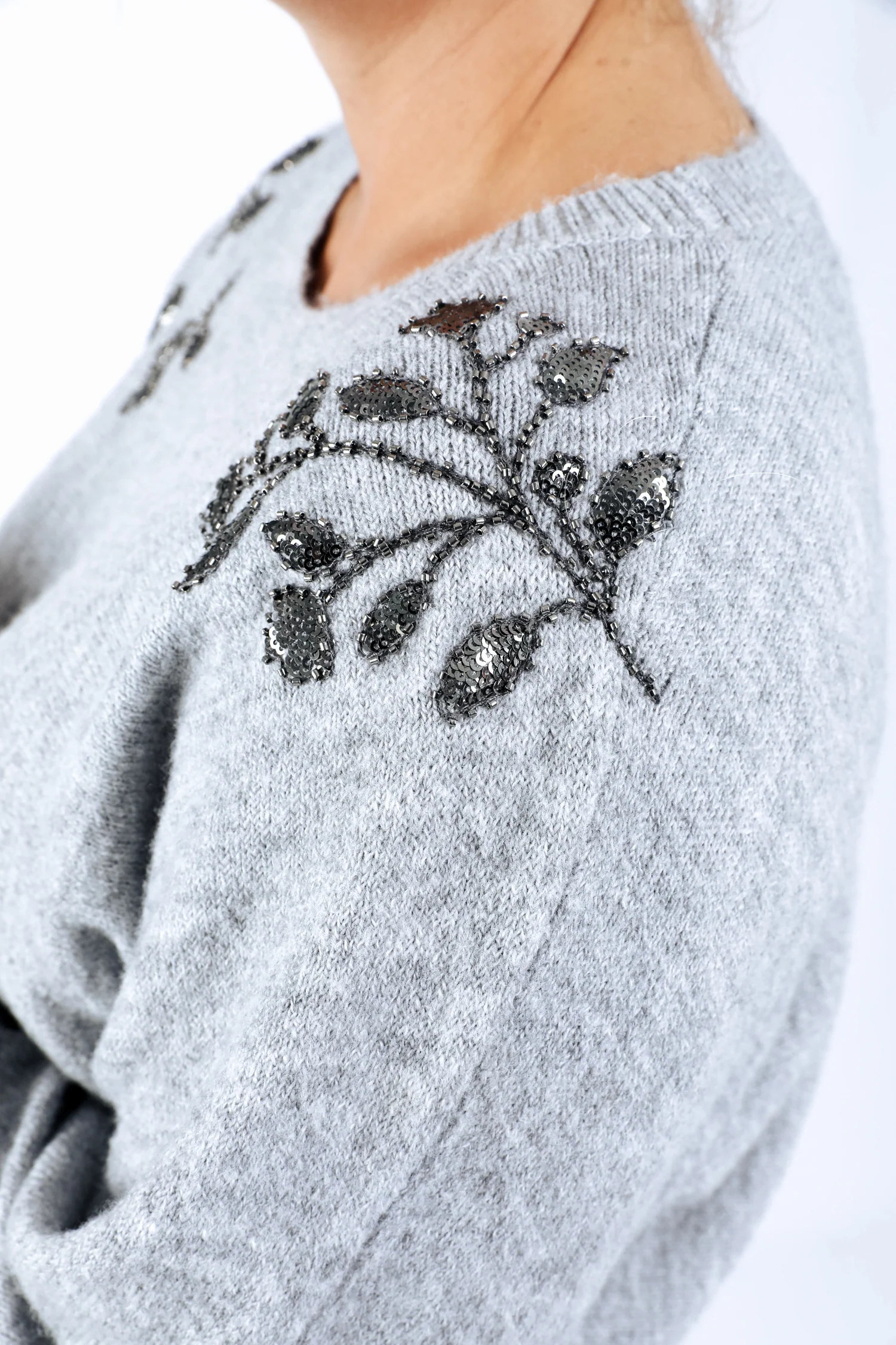Pull uni avec broderies perlées - Image 5