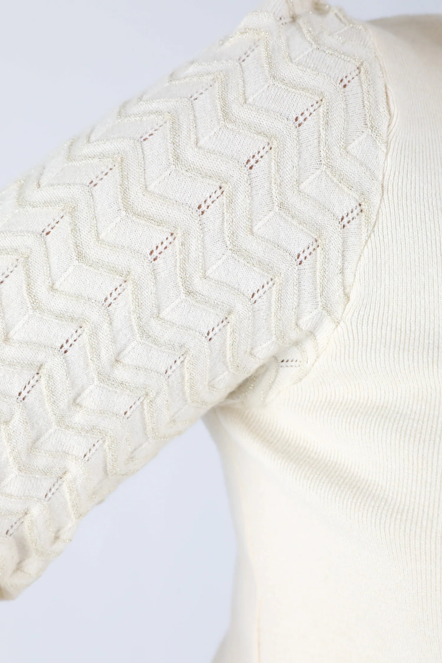 Pull uni avec manches chevrons - Image 4