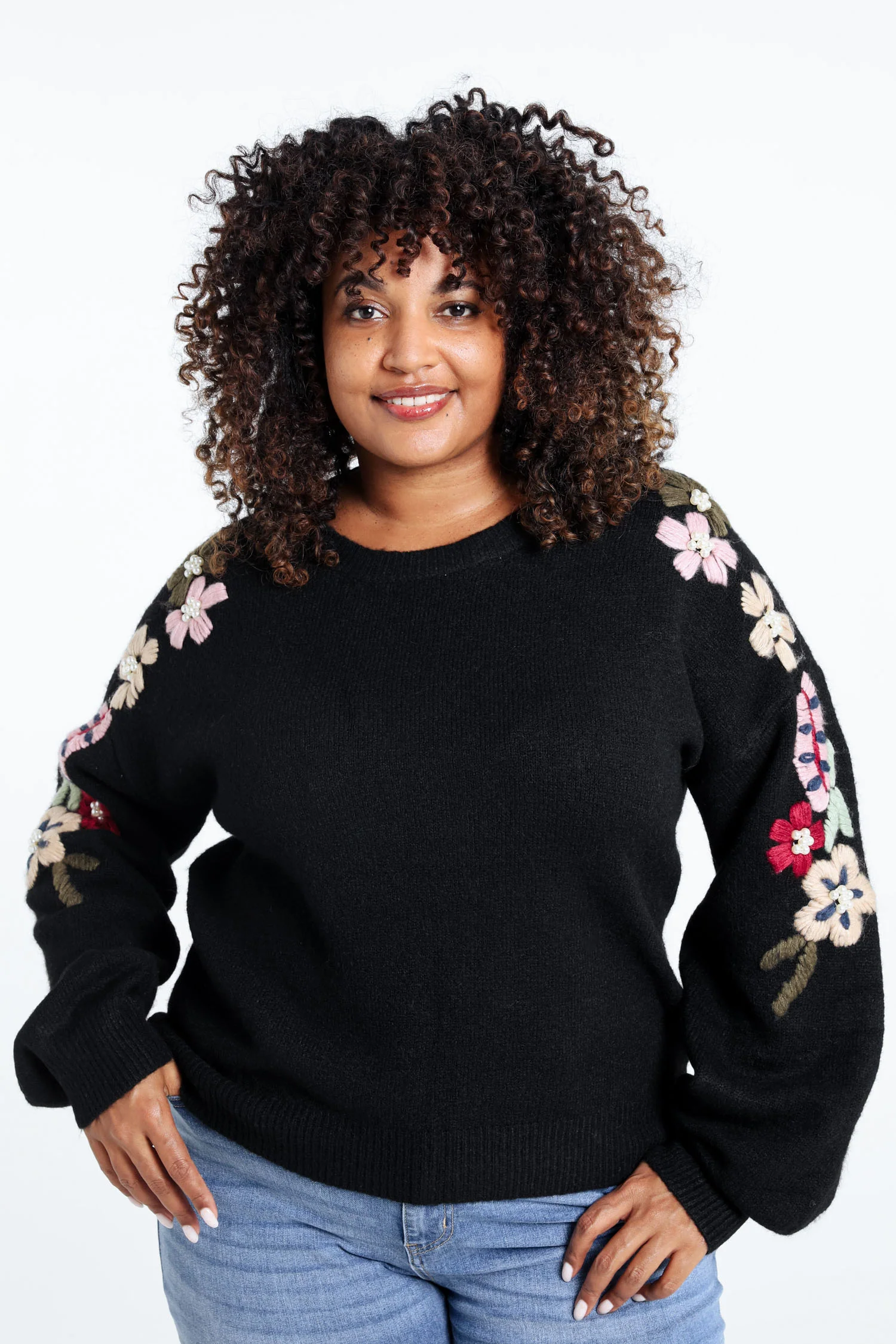 Pull uni avec manches détail broderies